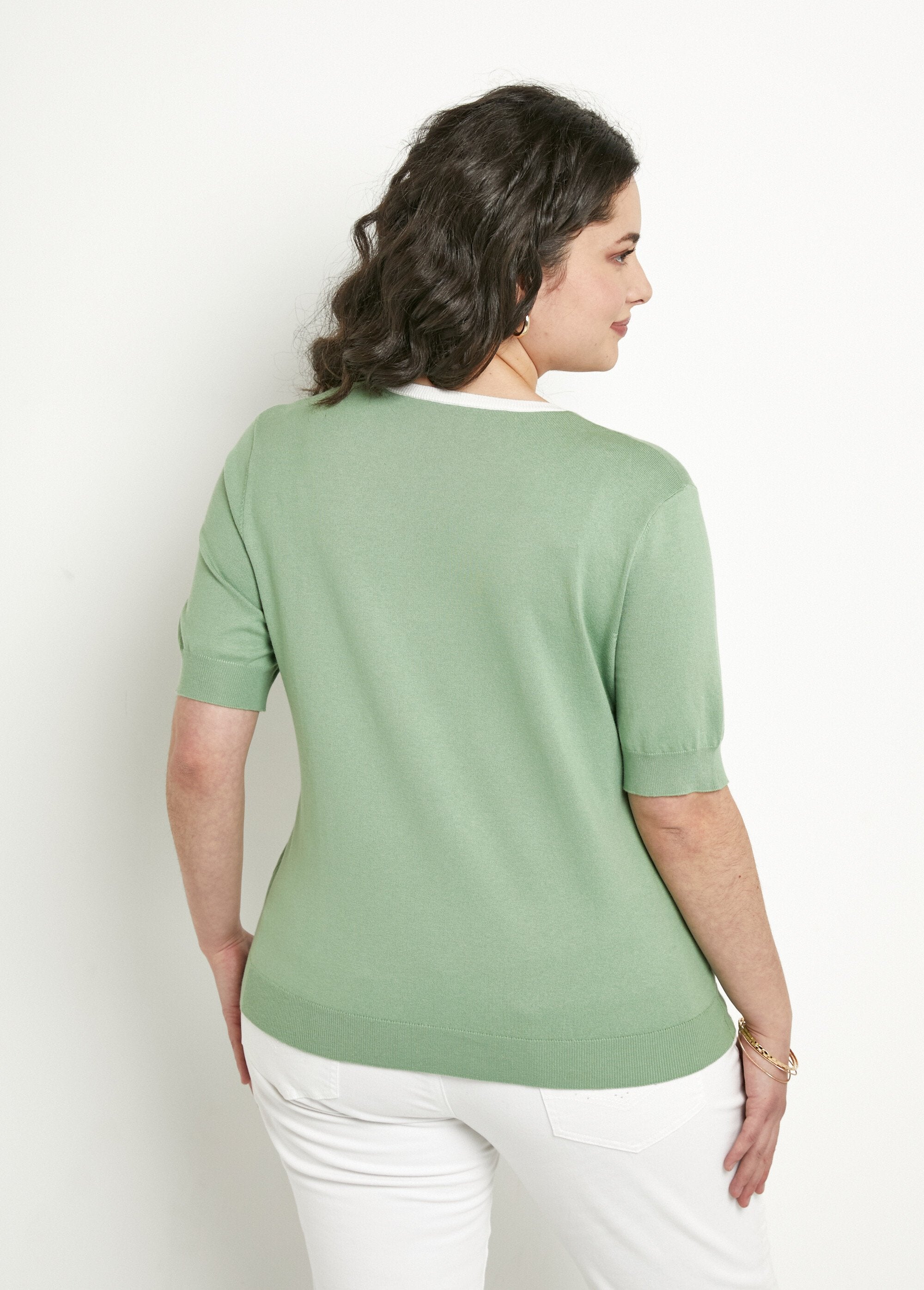 Morbido_pullover_a_maniche_corte_con_scollo_rotondo_Vert_d_eau_DO1_curvy