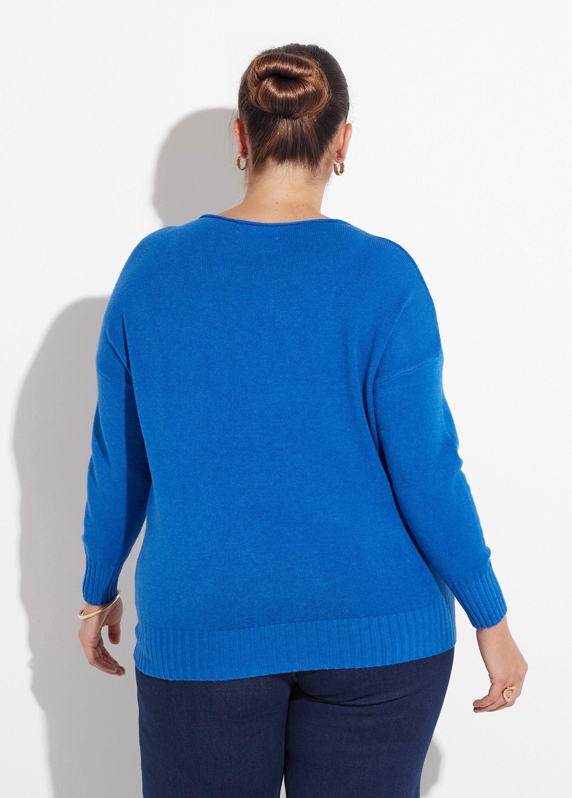Maglia_con_scollo_a_barca_e_bordi_a_coste_Bleu_vif_DO1_curvy