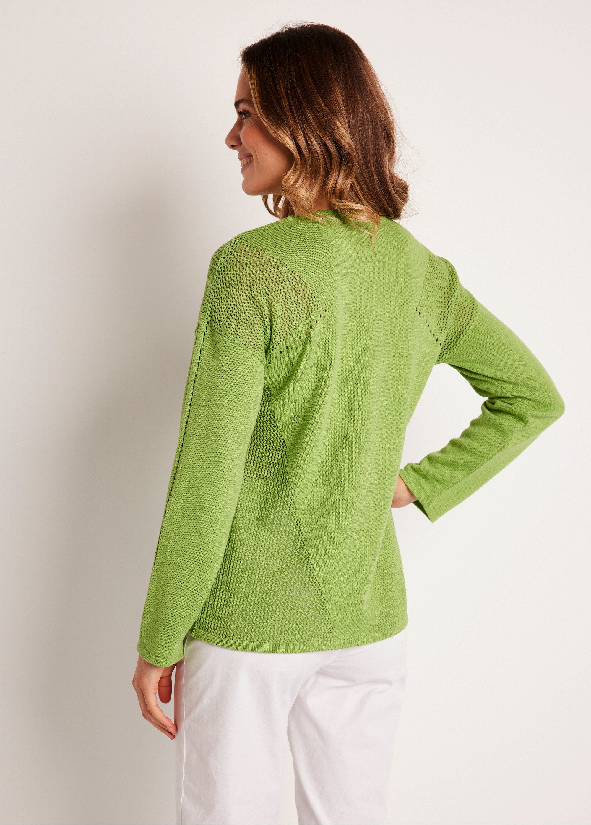 Maglia_sottile_traforata_a_maniche_lunghe_VERDE_DO1_slim