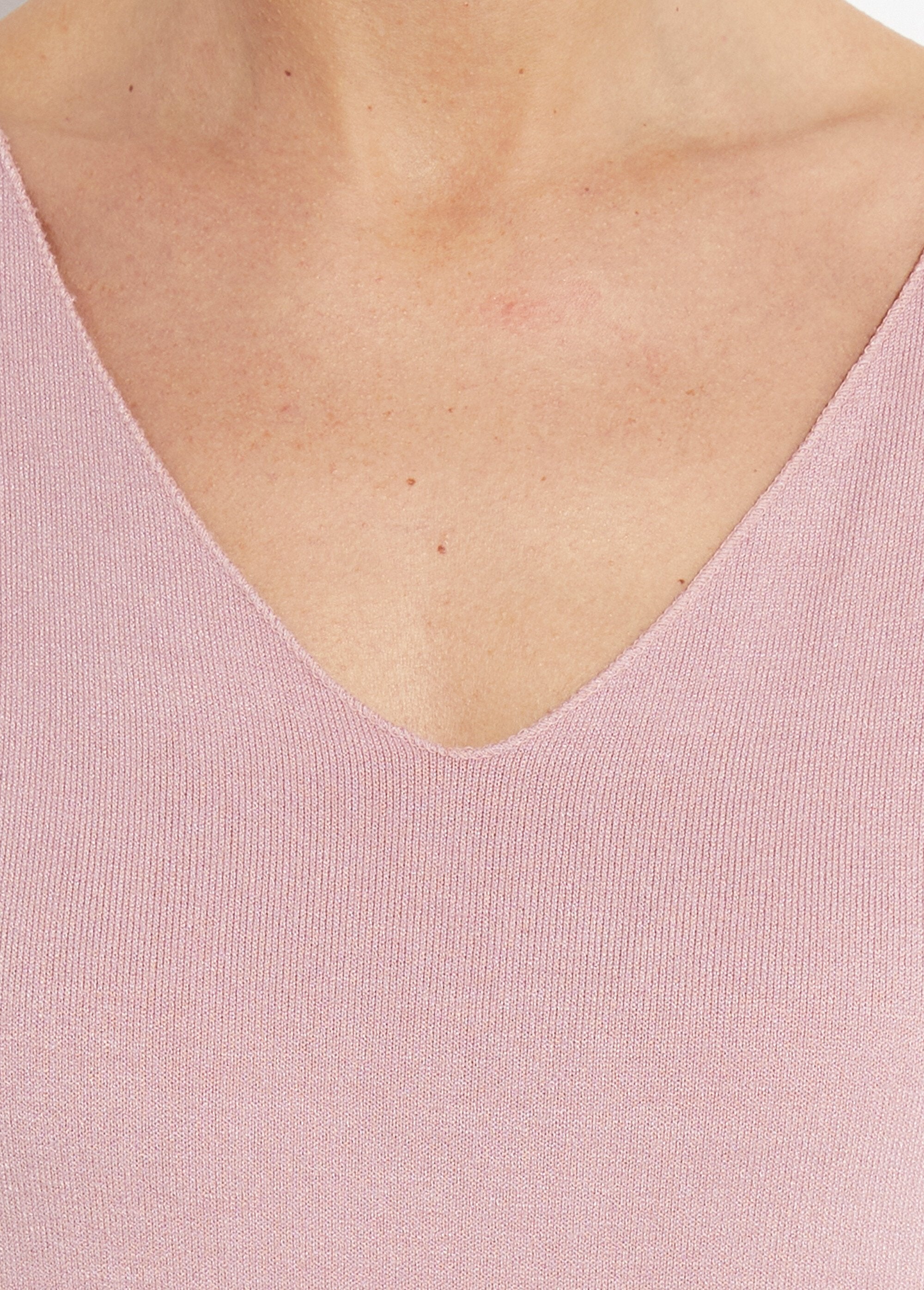 Maglione_sottile_in_angora_e_lana,_scollo_a_V_Rose_DE2_slim