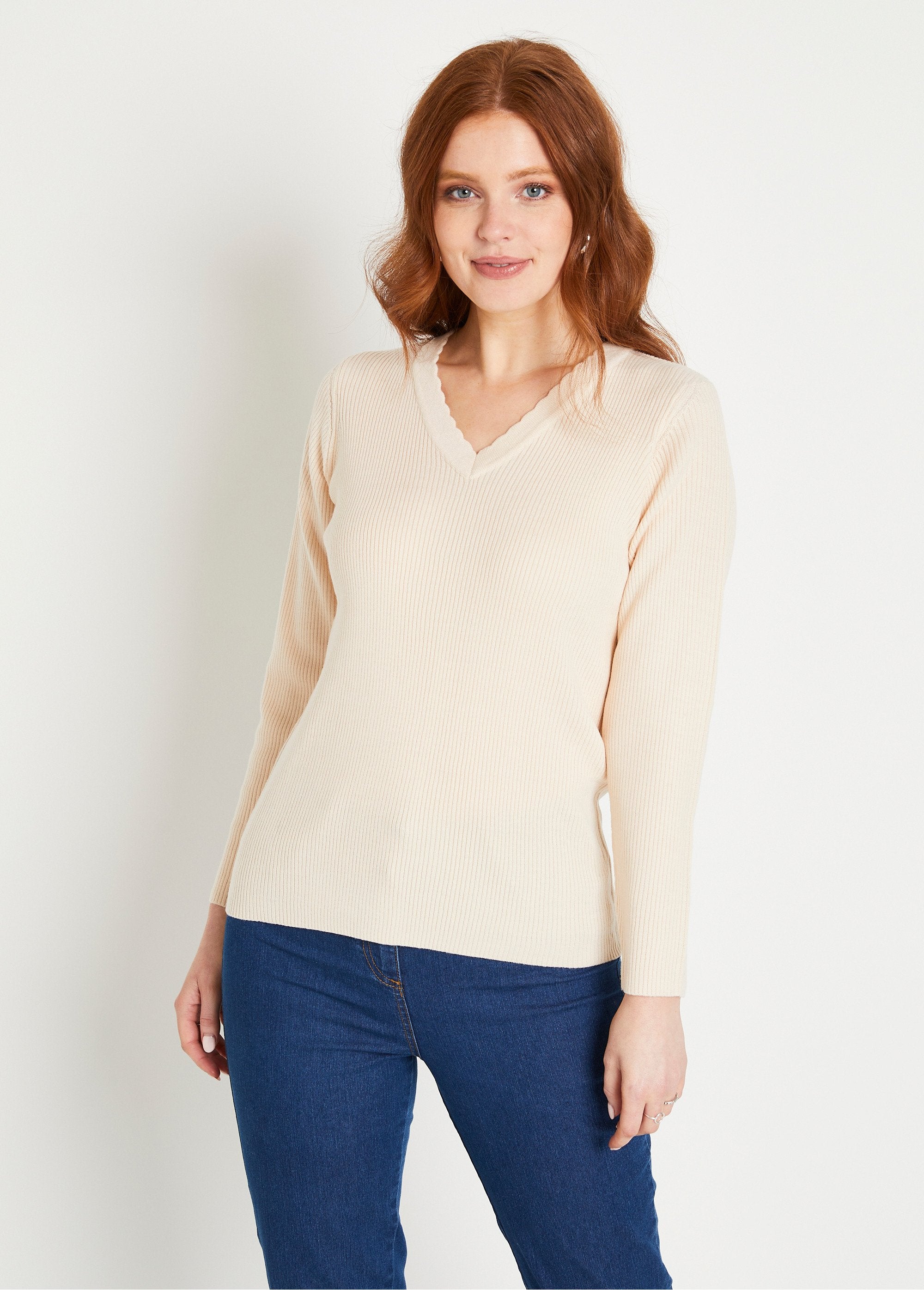 Maglione_a_coste_sottili_con_scollo_a_V_Beige_FA1_slim