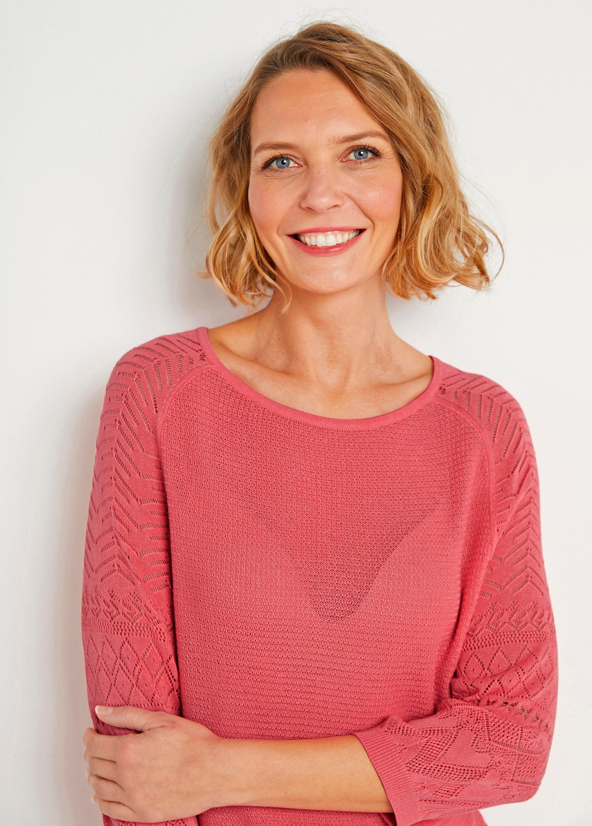 Maglia_leggera_con_maniche_raglan_a_3/4_e_scollo_rotondo_Corail_DE1_slim