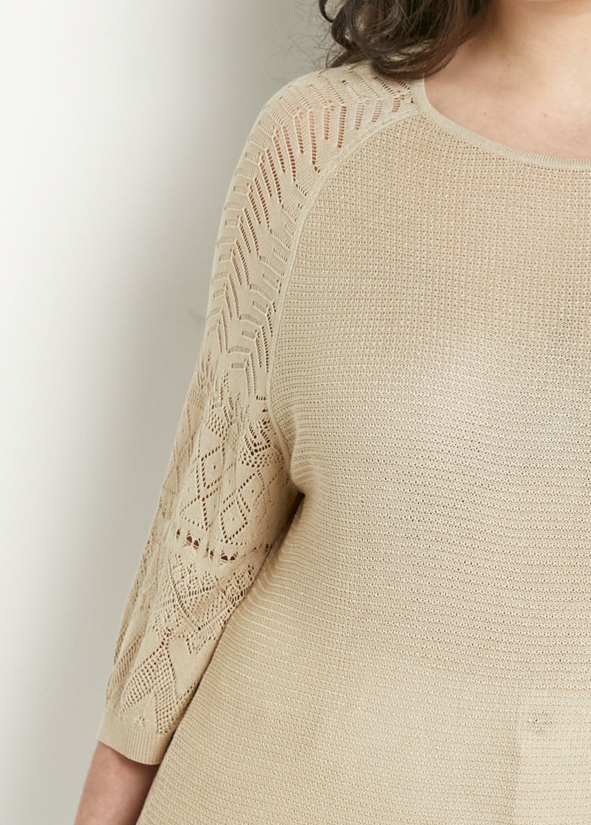 Maglia_leggera_con_maniche_raglan_a_3/4_e_scollo_rotondo_Beige_DE1_curvy