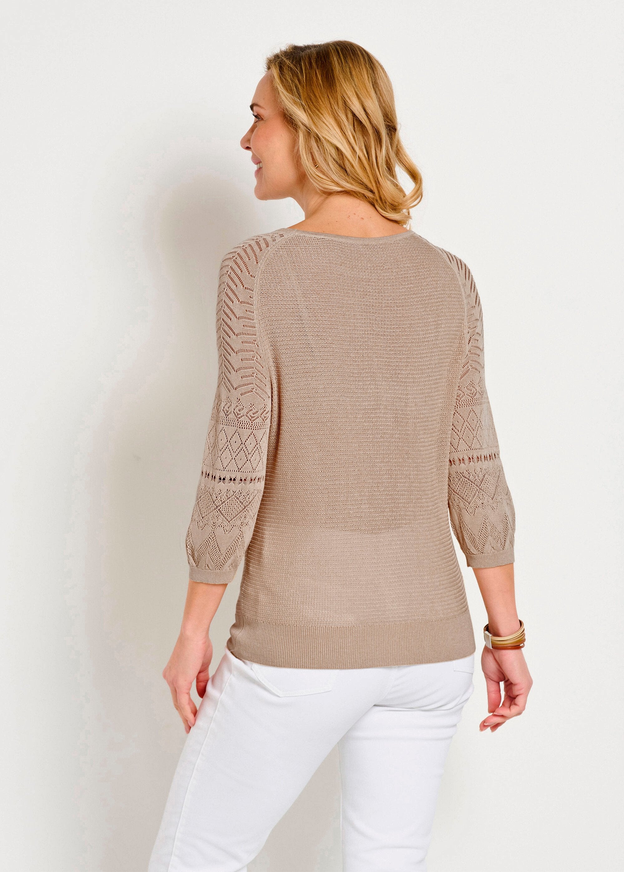 Maglia_leggera_con_maniche_raglan_a_3/4_e_scollo_rotondo_Beige_DO1_slim