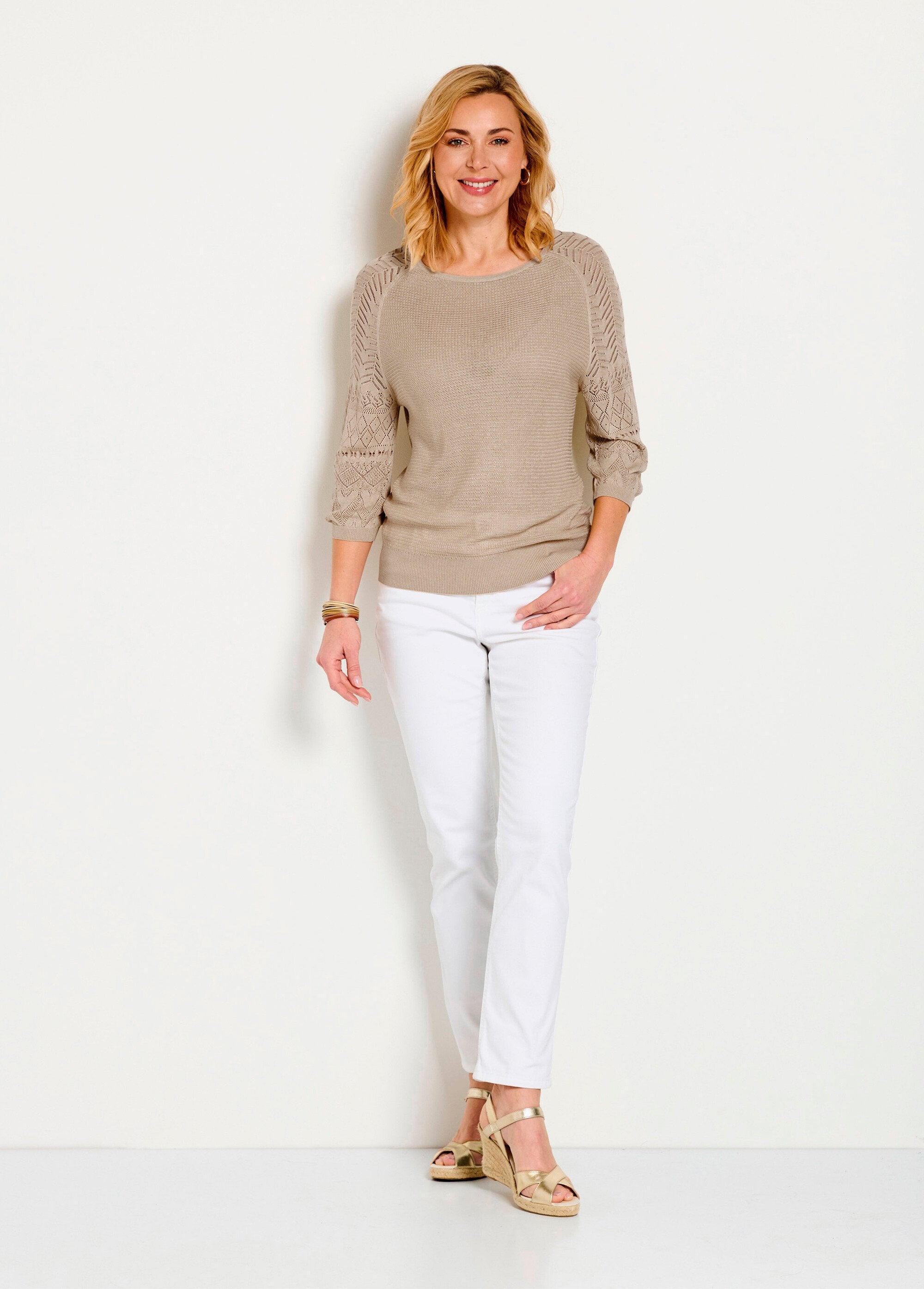 Maglia_leggera_con_maniche_raglan_a_3/4_e_scollo_rotondo_Beige_SF1_slim