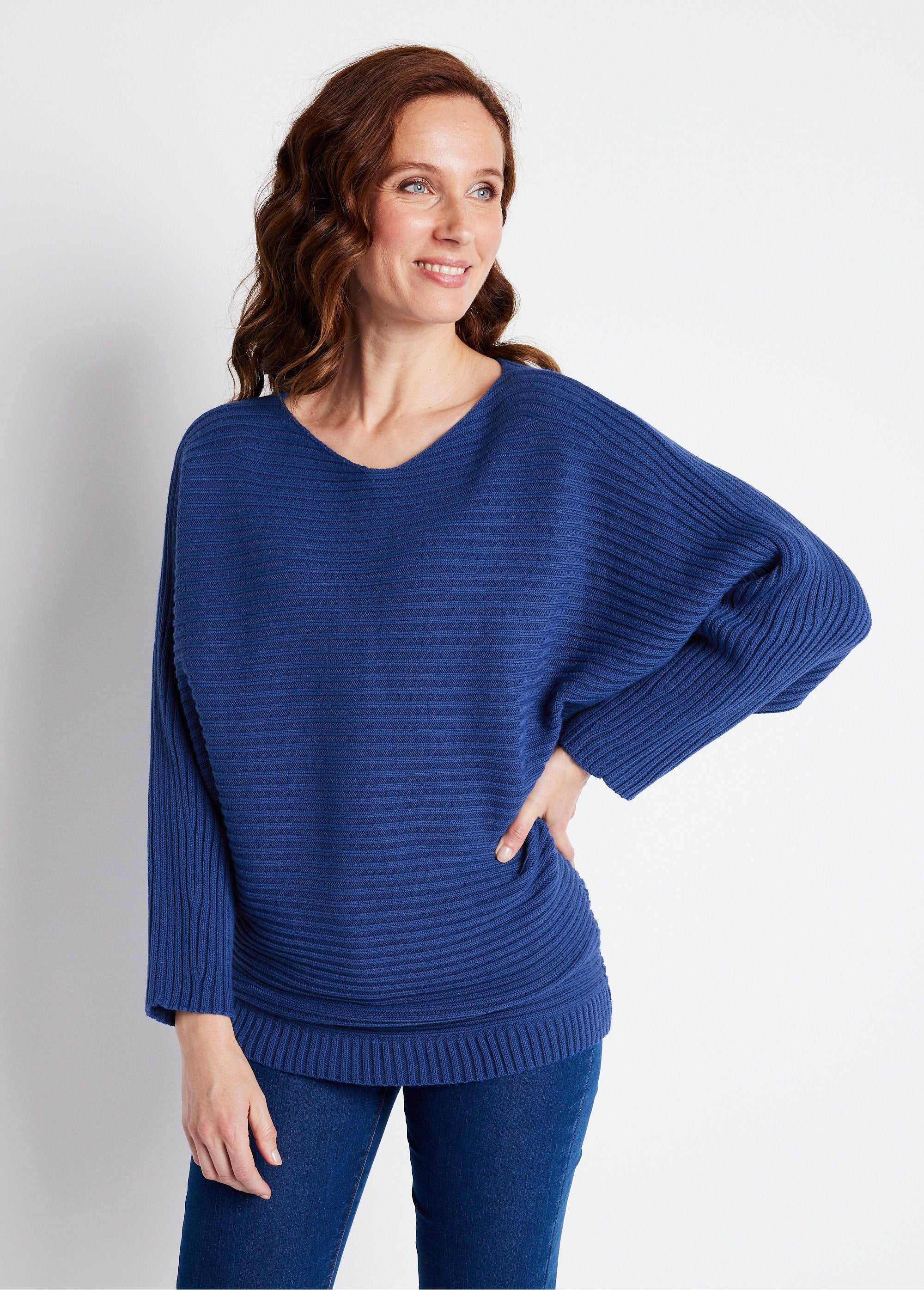 Maglia_a_coste_con_maniche_a_pipistrello_BLU_FA1_slim