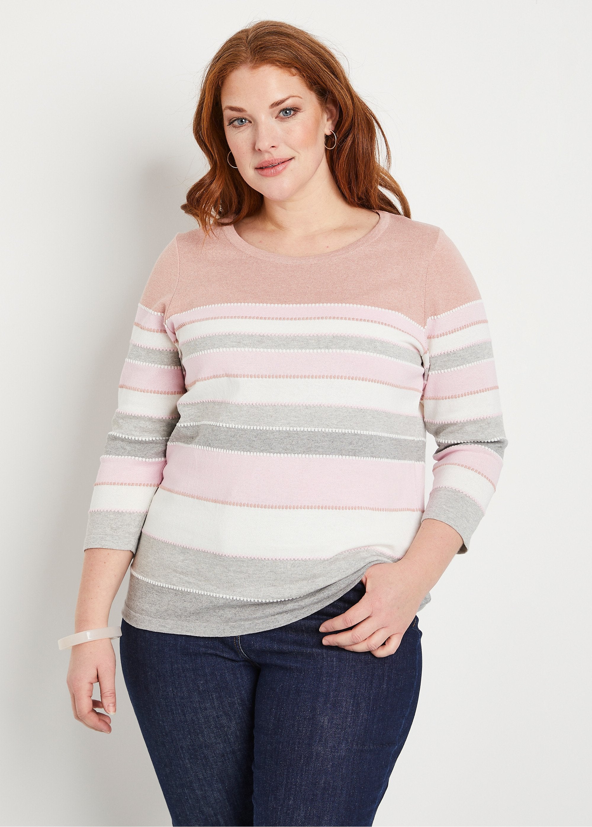 Maglione_in_maglia_jacquard_Striscia_rosa_FA2_curvy