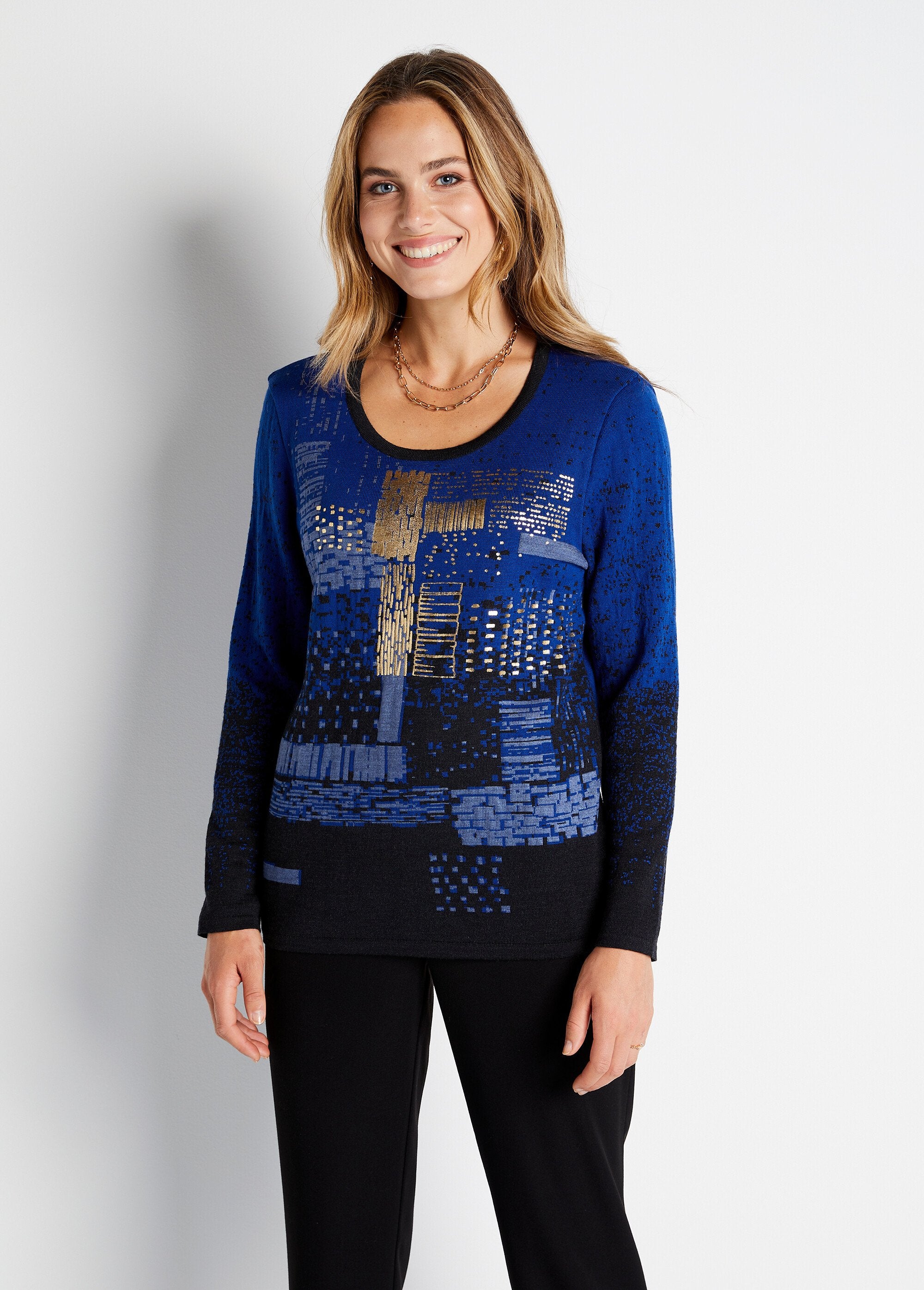 Maglione_girocollo_in_calda_lana_merino_jacquard_Nero_e_blu_FA1_slim