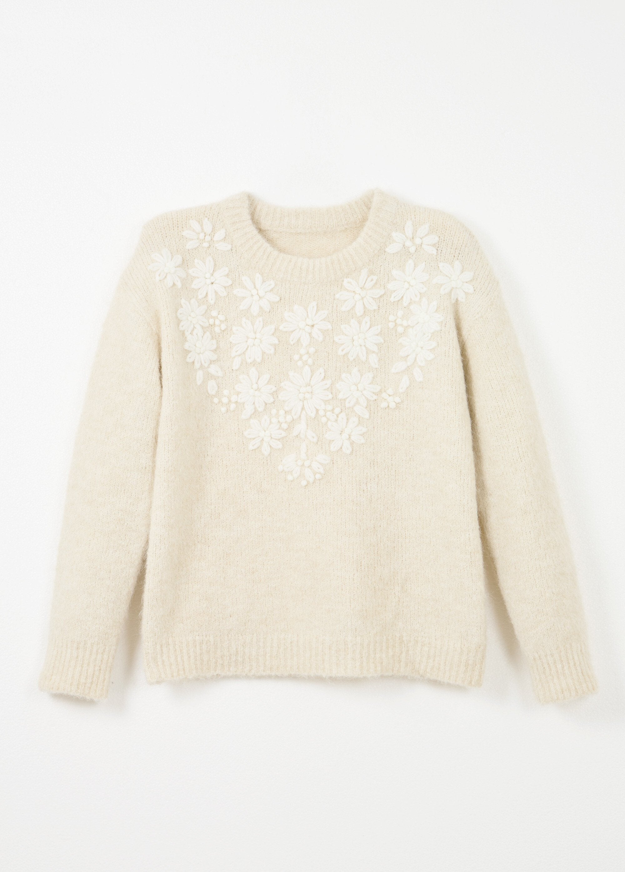 Morbido_maglione_a_girocollo_con_fiori_ricamati_Beige_AP1_slim