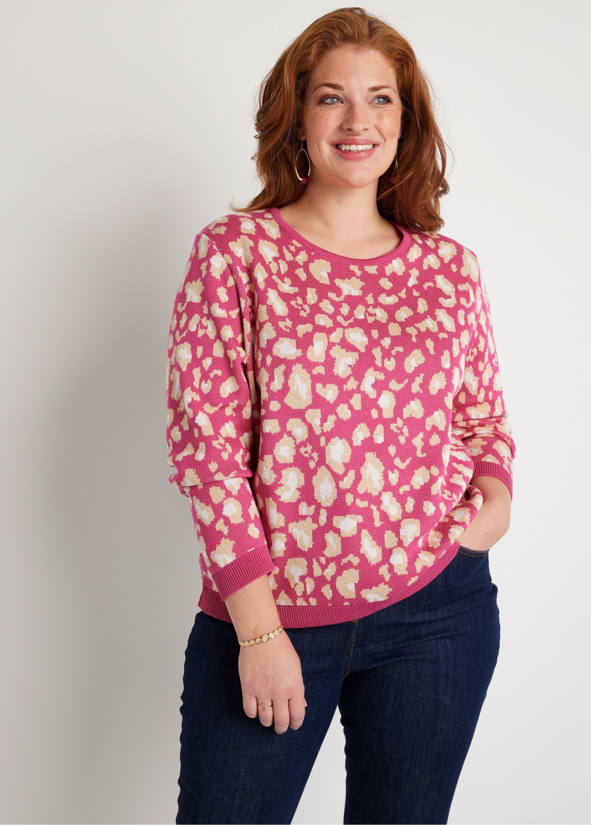 Maglia_a_collo_tondo_con_stampa_leopardo_ROSA_FA1_curvy