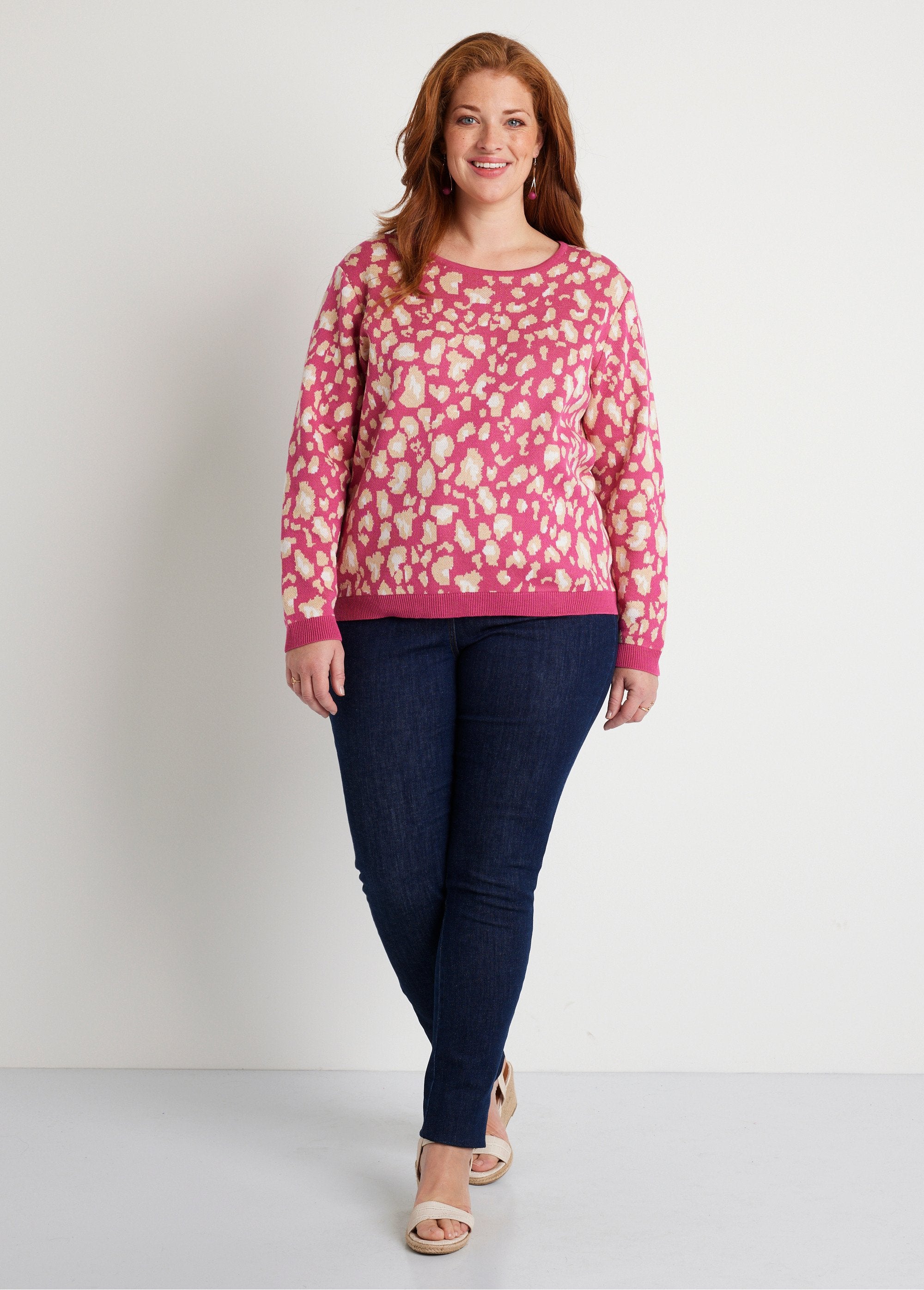 Maglia_a_collo_tondo_con_stampa_leopardo_ROSA_SF1_curvy