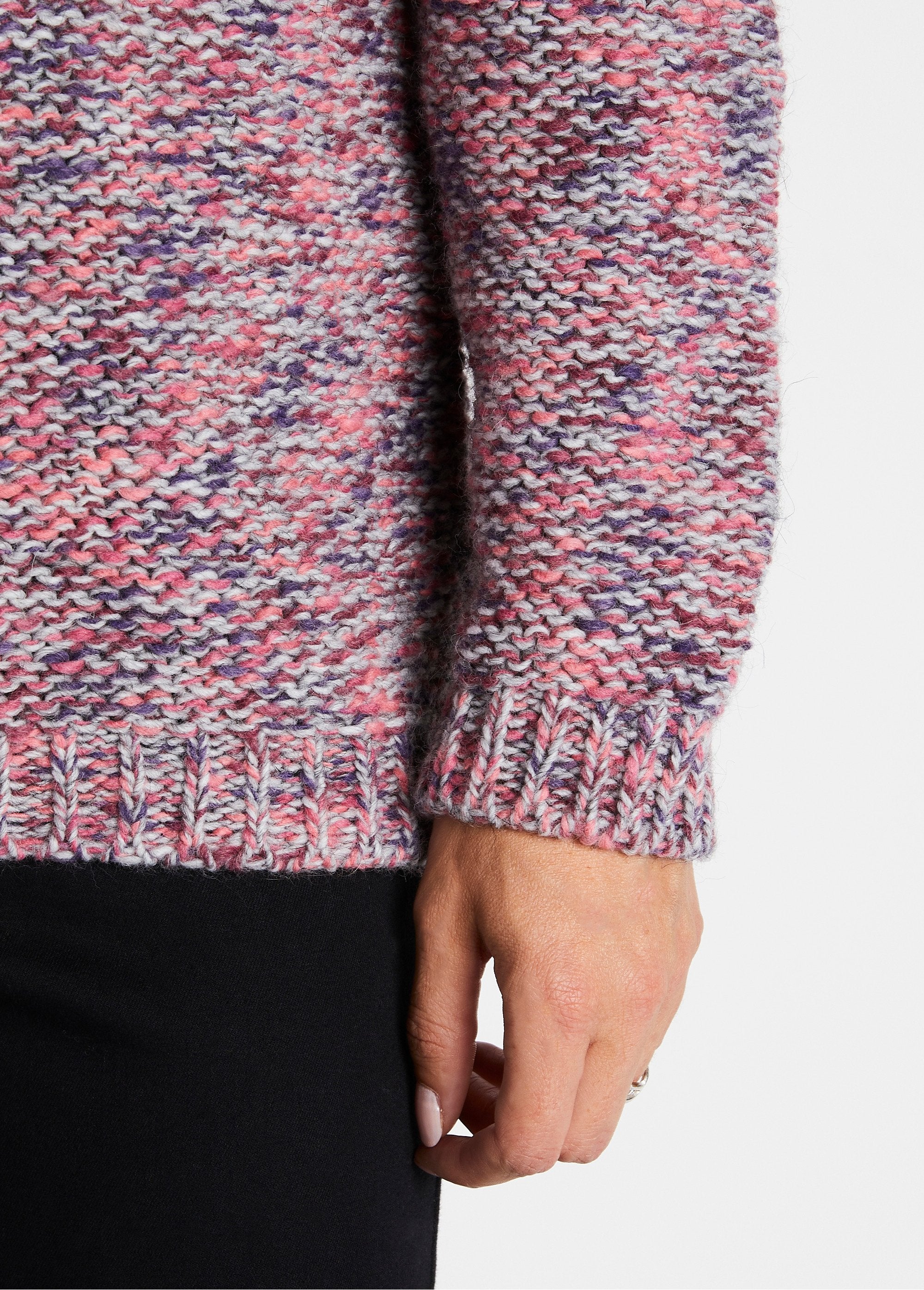 Maglione_sagomato_con_scollo_rotondo_in_lana_e_alpaca_Rosa_e_grigio_DE2_slim