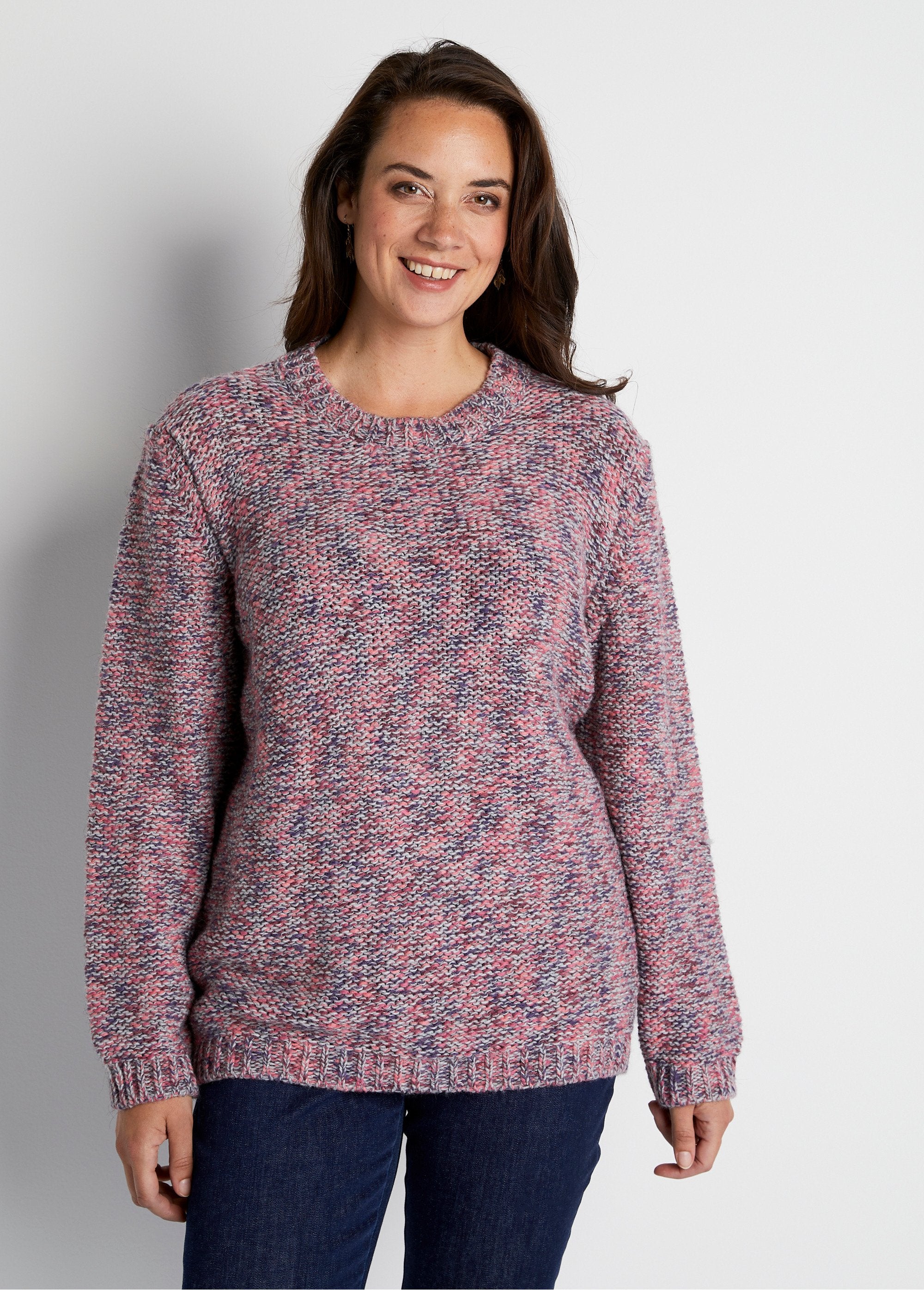 Maglione_sagomato_con_scollo_rotondo_in_lana_e_alpaca_Rosa_e_grigio_FA1_curvy