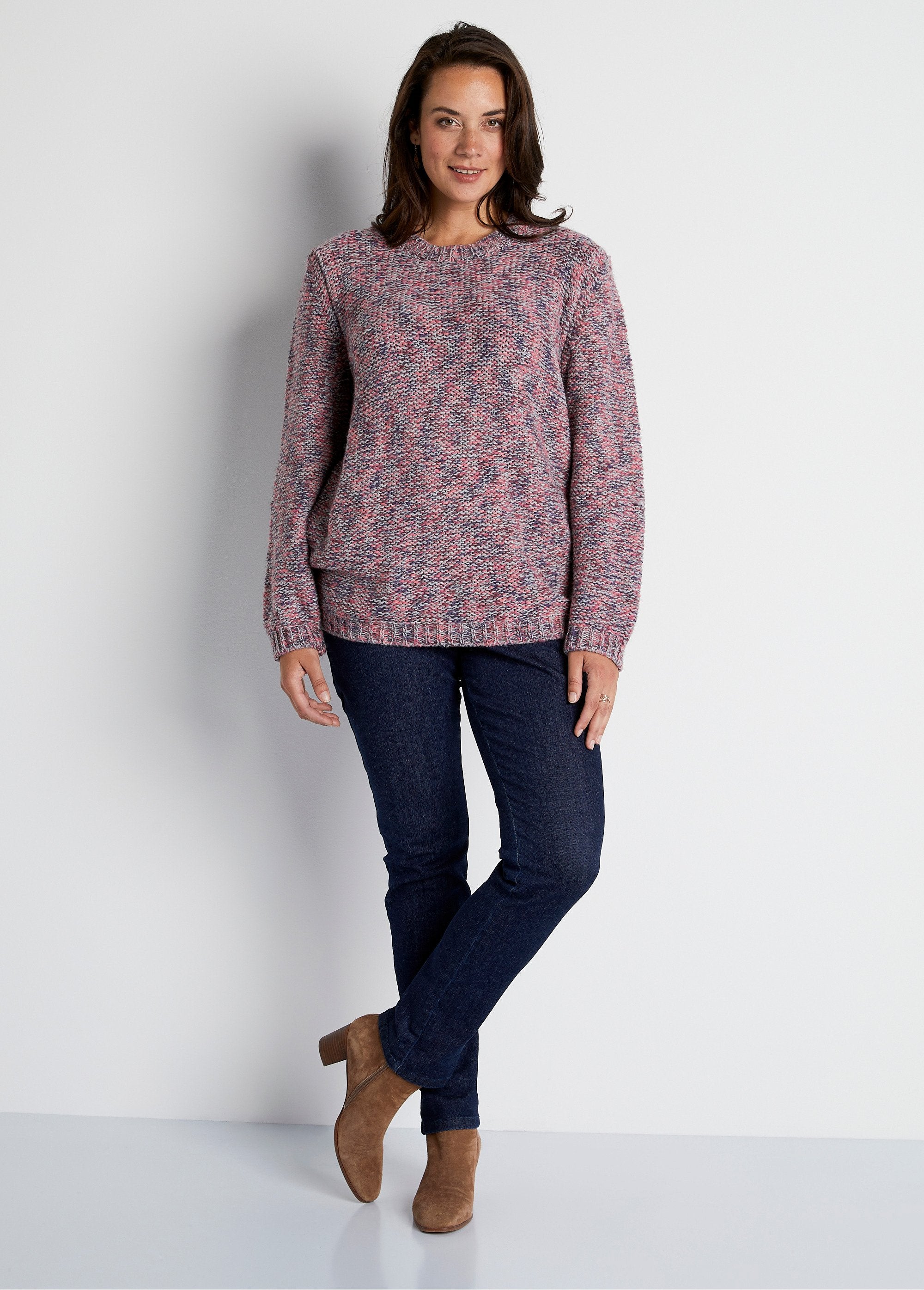 Maglione_sagomato_con_scollo_rotondo_in_lana_e_alpaca_Rosa_e_grigio_SF1_curvy