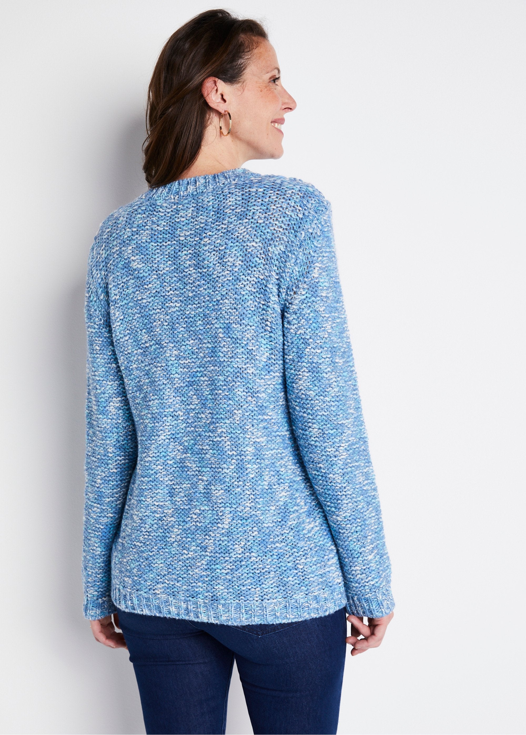 Maglione_sagomato_con_scollo_rotondo_in_lana_e_alpaca_Blu_ed_ecru_DO1_slim