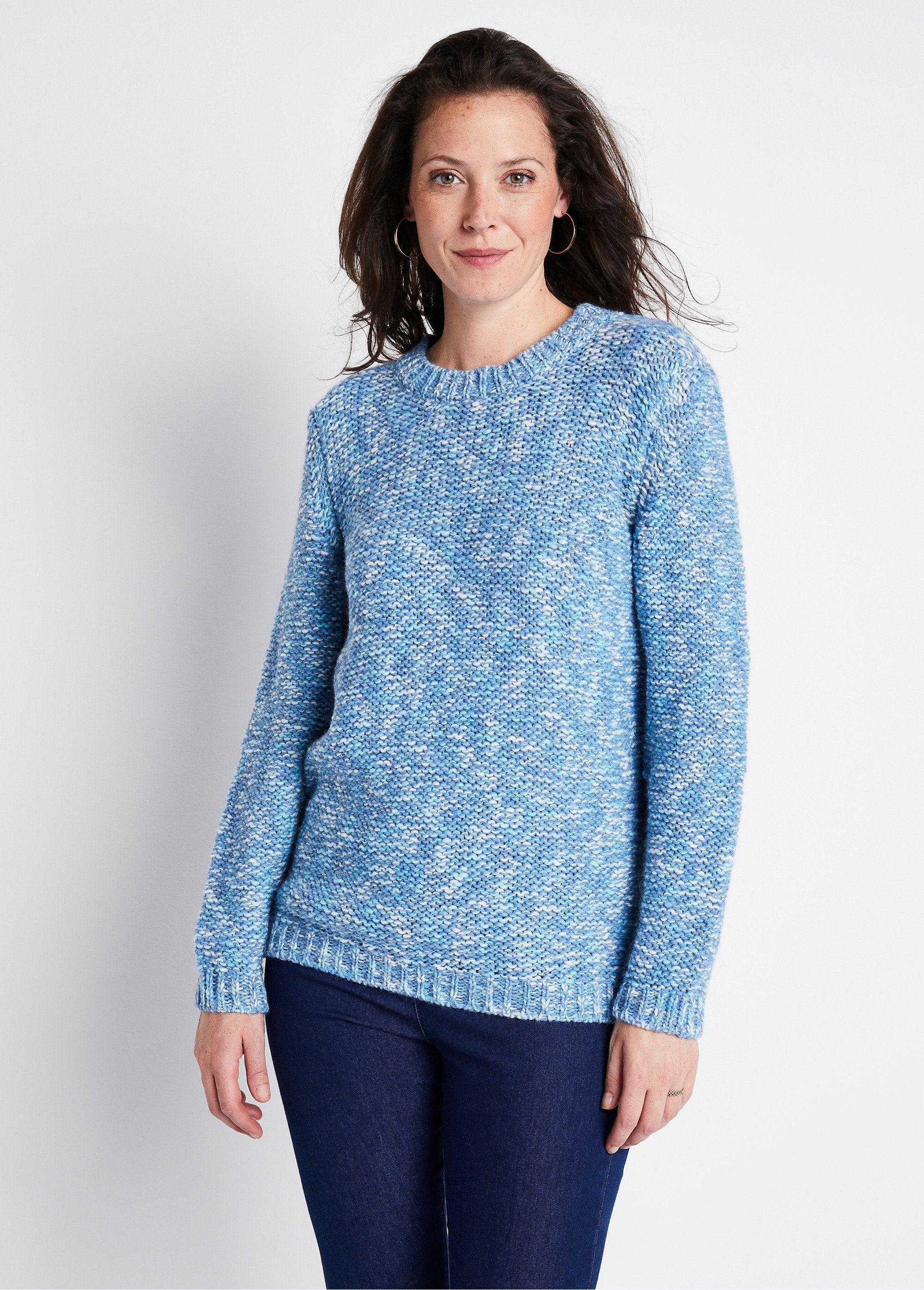 Maglione_sagomato_con_scollo_rotondo_in_lana_e_alpaca_Blu_ed_ecru_FA1_slim