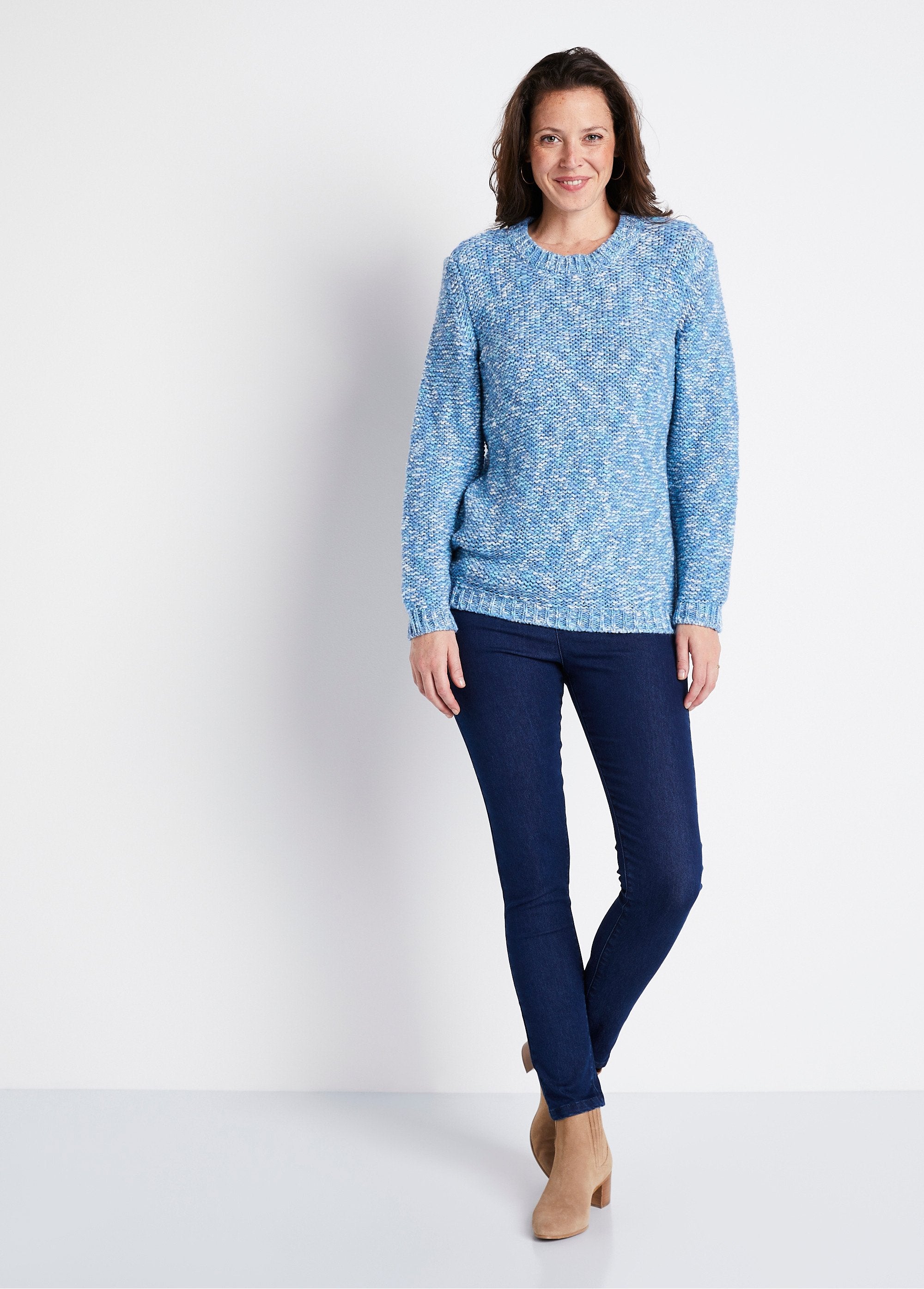 Maglione_sagomato_con_scollo_rotondo_in_lana_e_alpaca_Blu_ed_ecru_SF1_slim