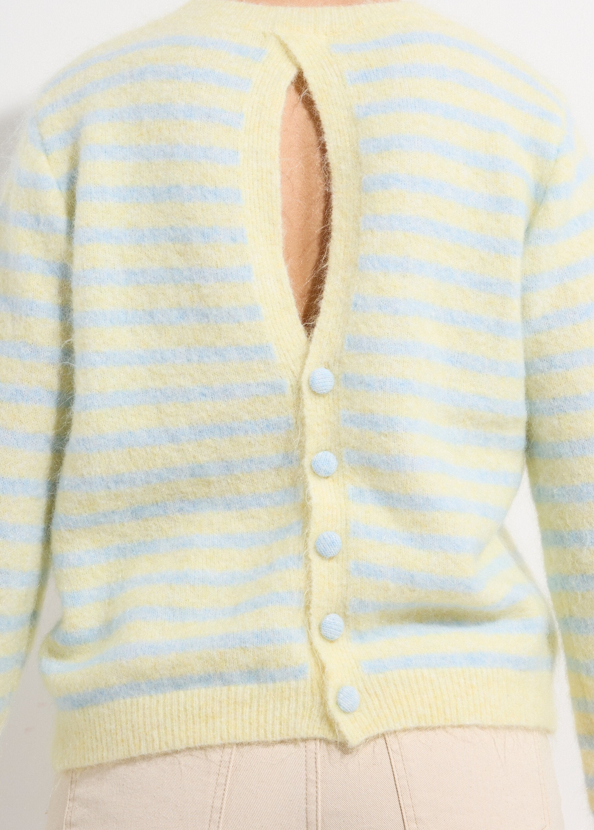 Maglione_a_righe_in_lana,_abbottonato_sul_retro_Bleu_et_jaune_DE1_slim