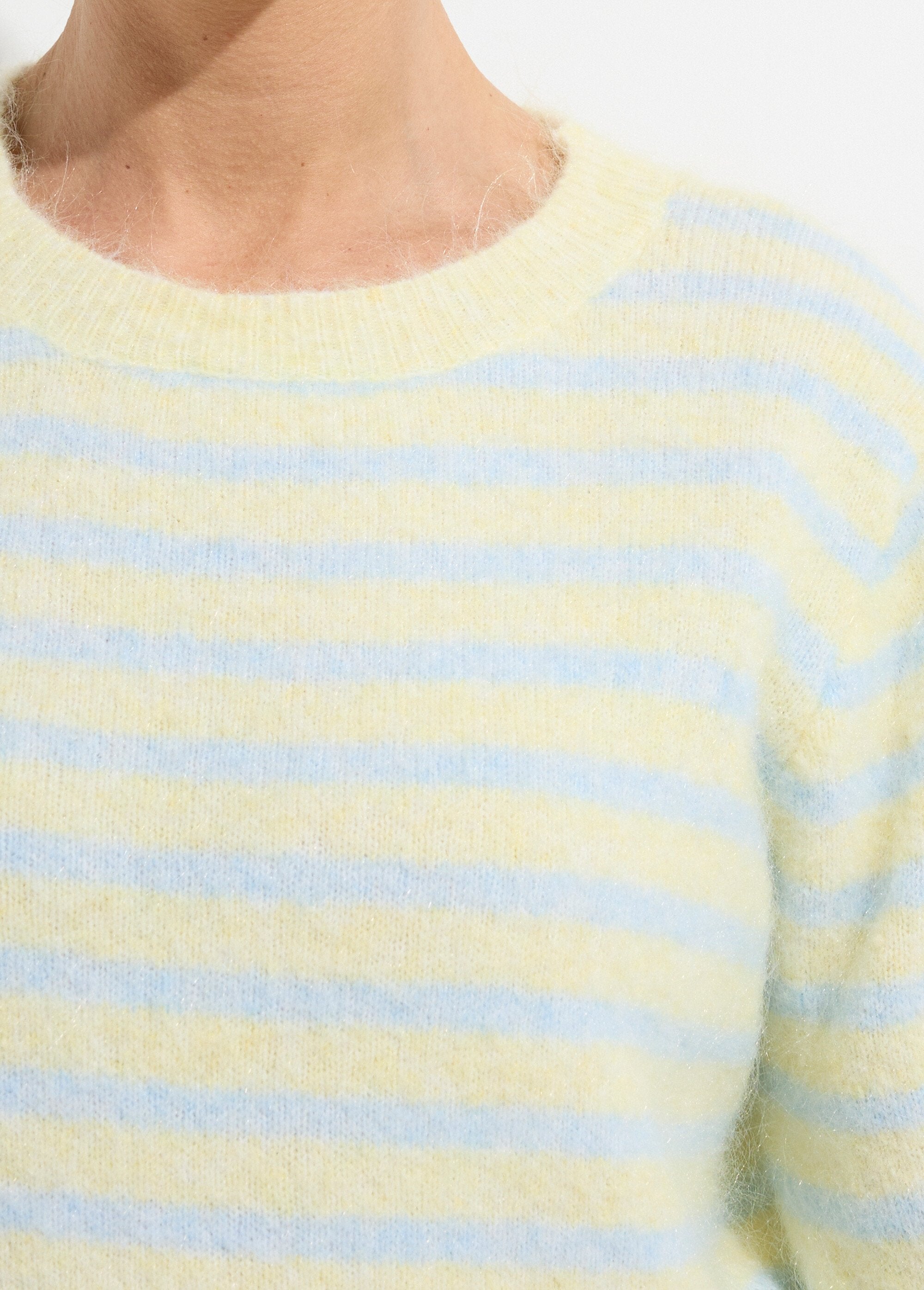 Maglione_a_righe_in_lana,_abbottonato_sul_retro_Bleu_et_jaune_DE2_slim