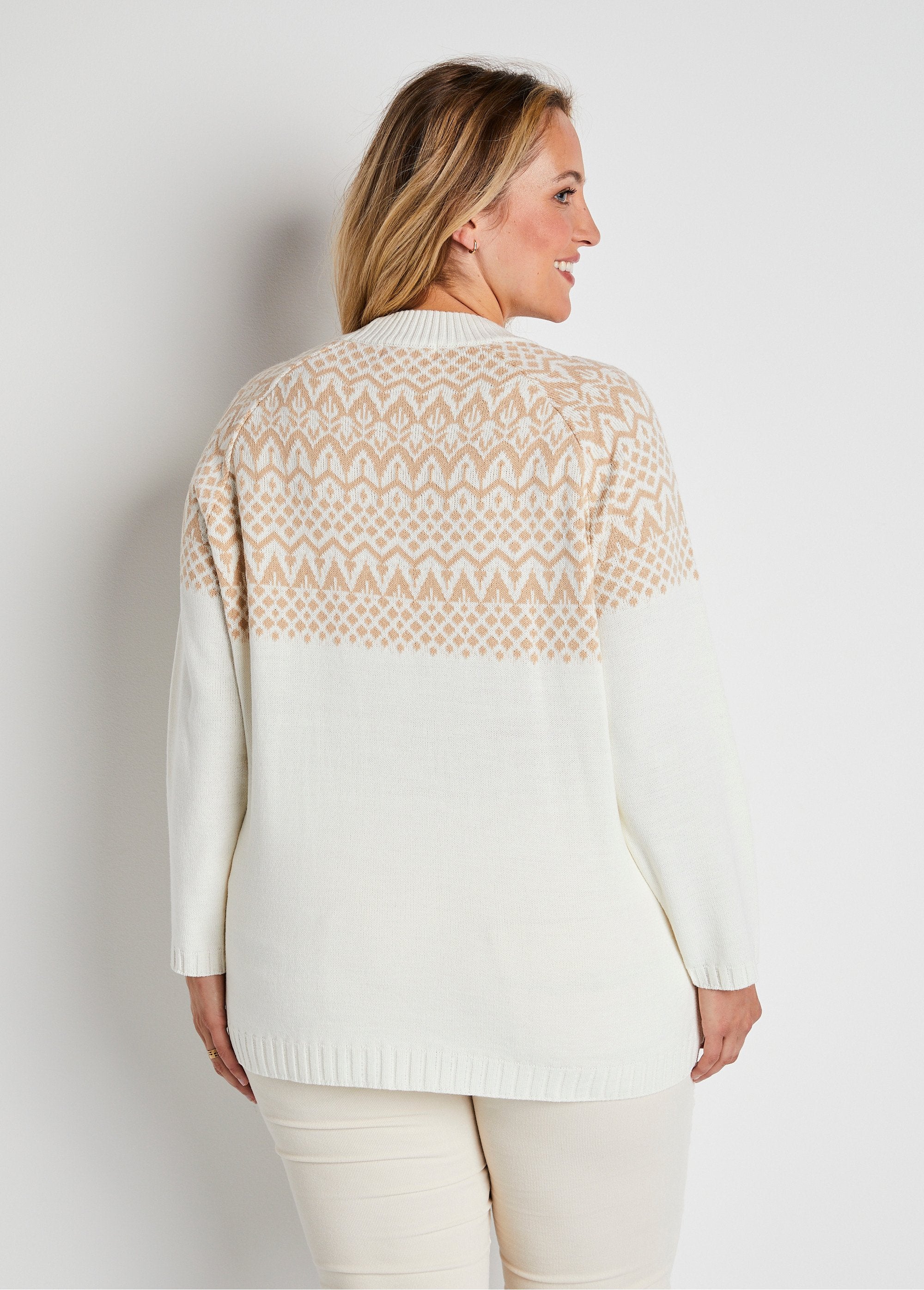 Maglia_a_tunica_in_maglia_jacquard_Ecru_e_beige_DO1_curvy