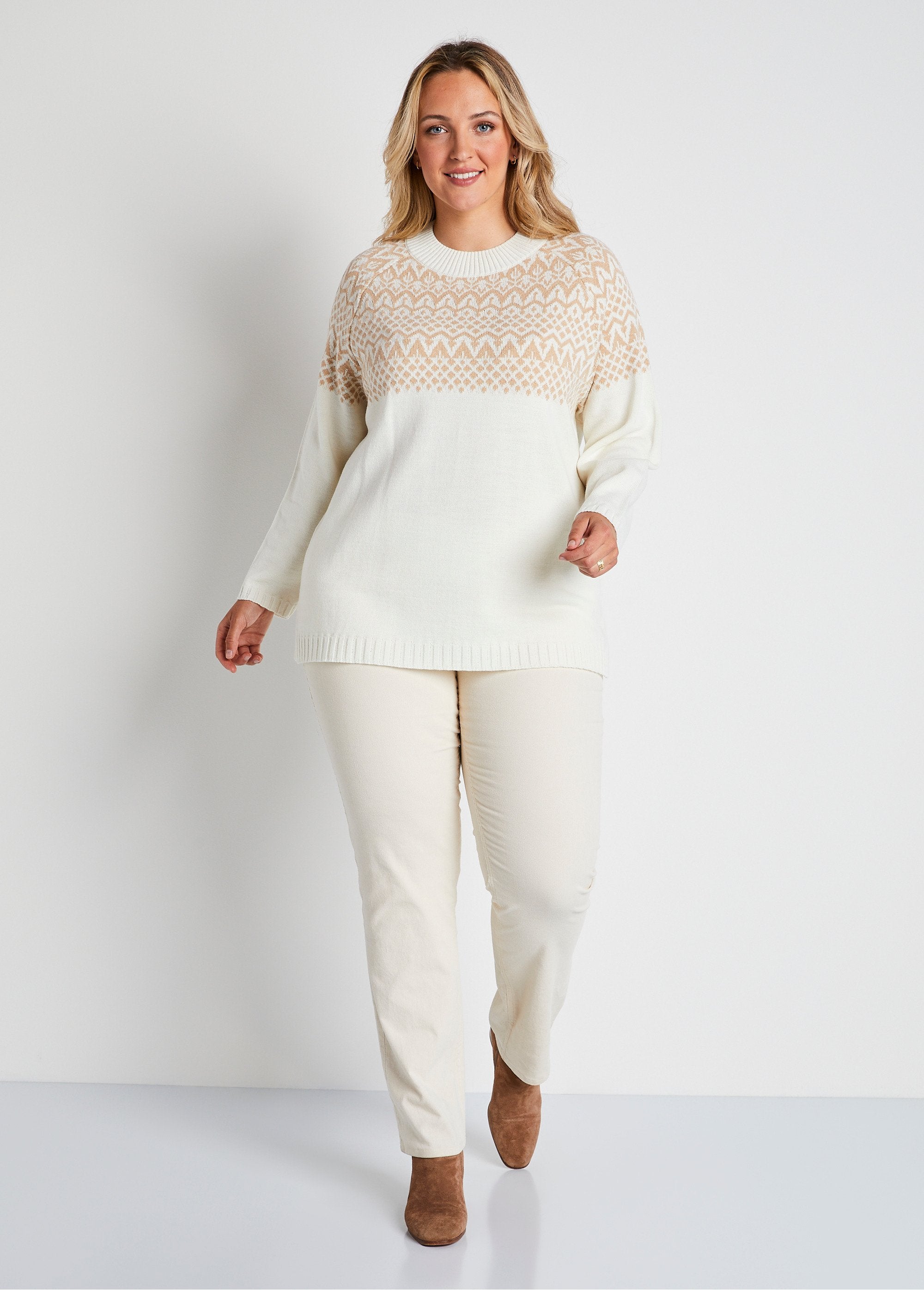 Maglia_a_tunica_in_maglia_jacquard_Ecru_e_beige_SF1_curvy