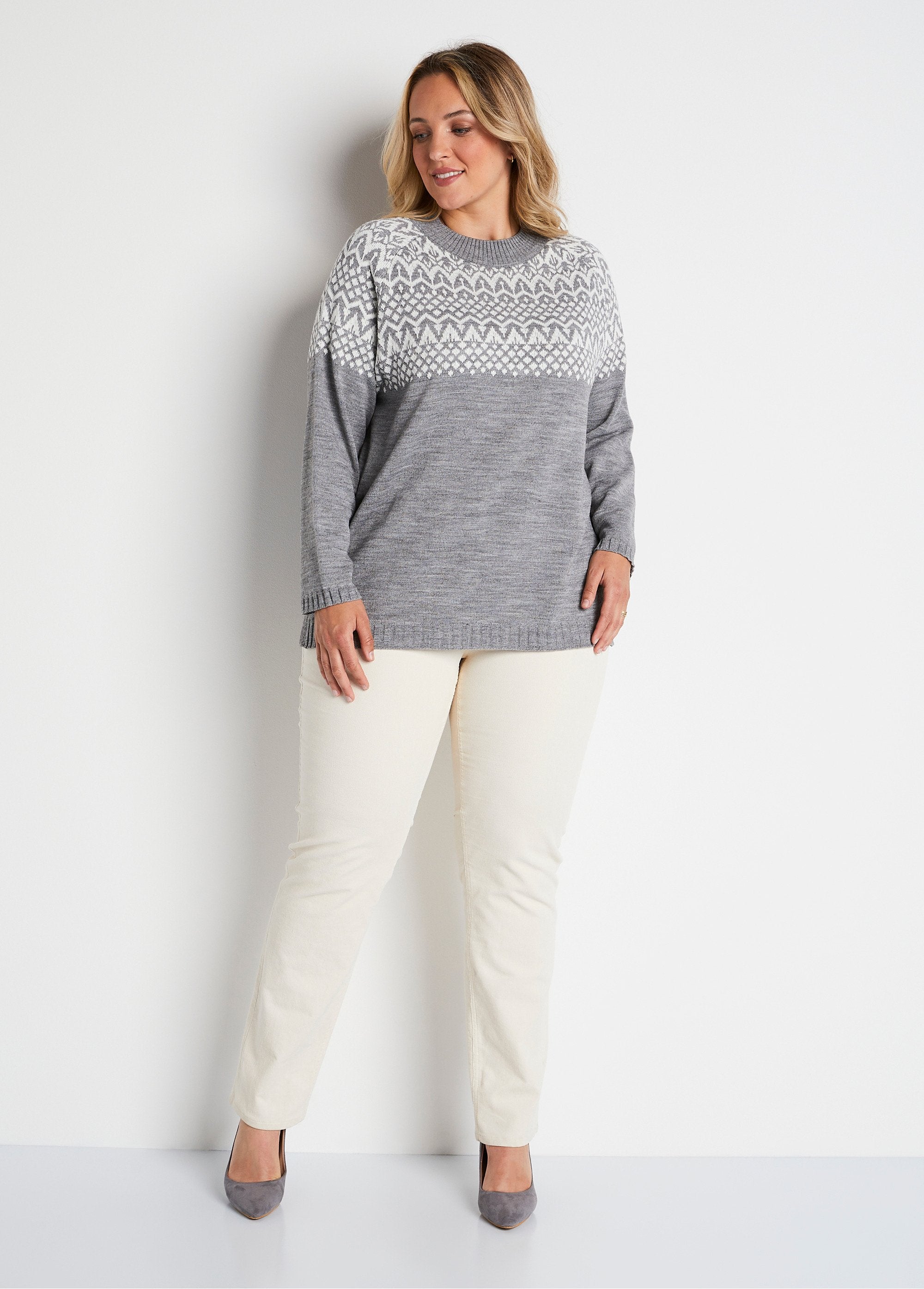 Maglia_a_tunica_in_maglia_jacquard_Grigio_ed_ecru_SF1_curvy