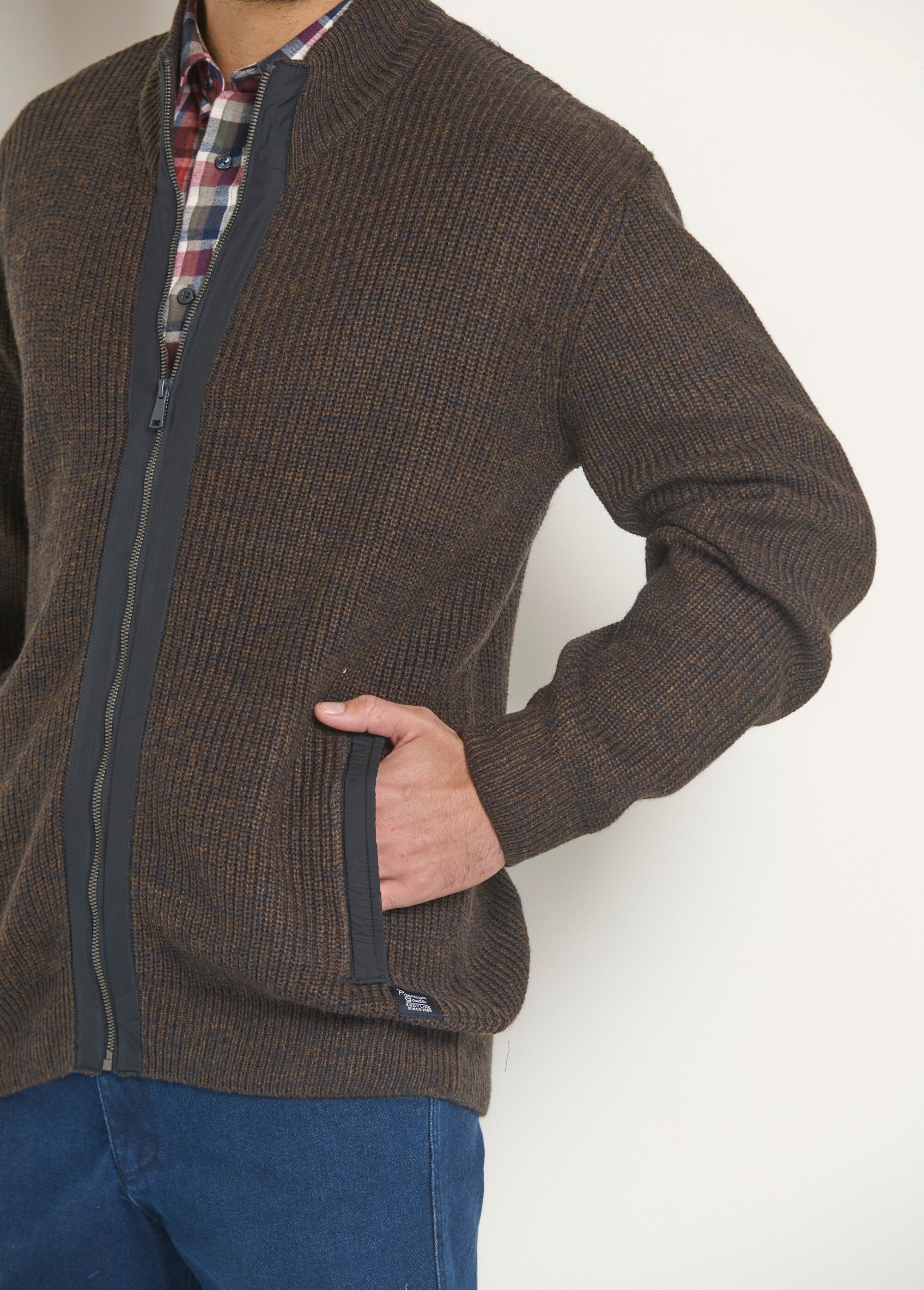 Caldo_cardigan_con_zip_in_lana_screziata_Marron_DE2_slim