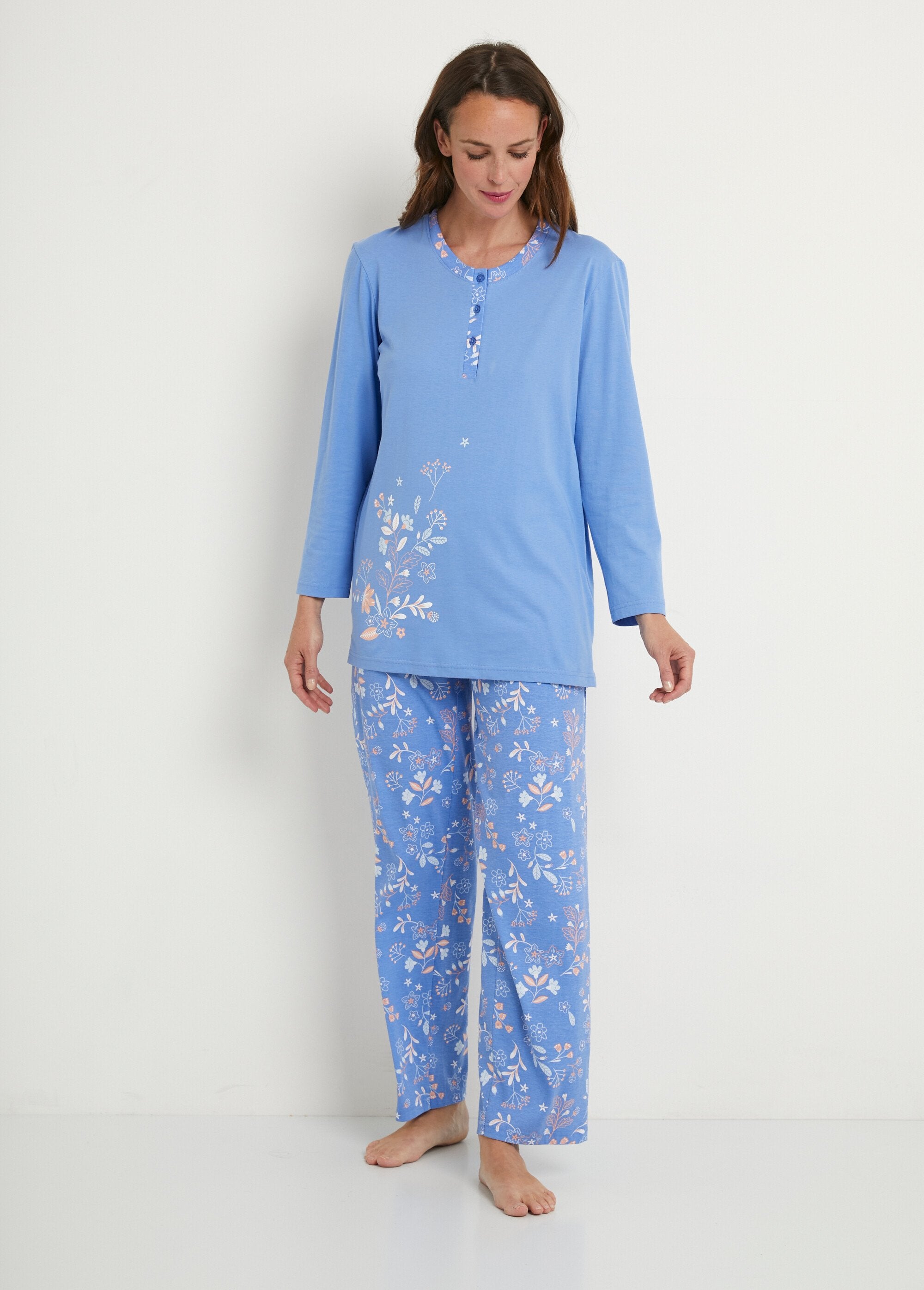 Pyjama_manches_longues_coton_uni_fleuri_Imprime_bleu_et_rose_FA1_slim