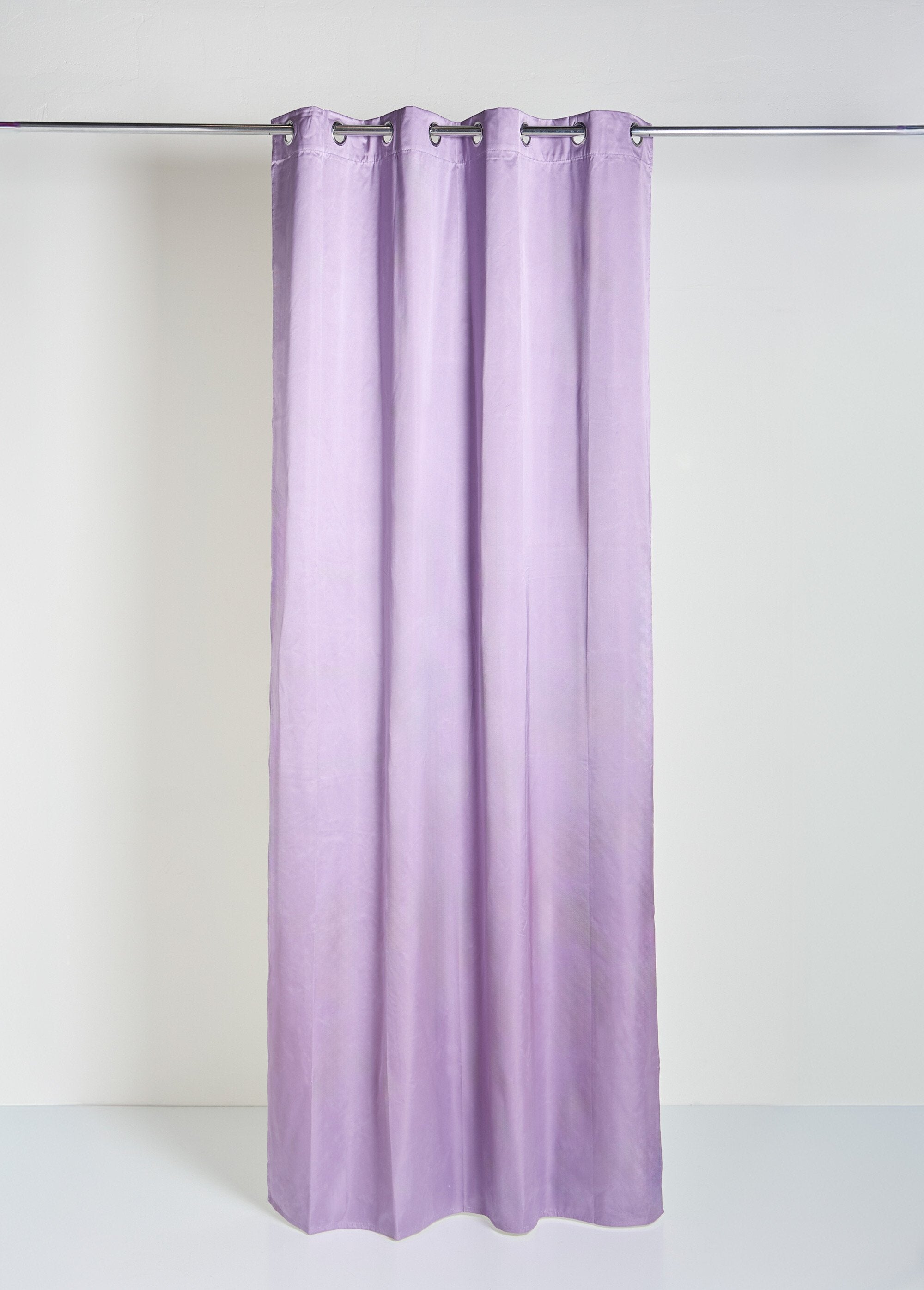 Tenda_oscurante_semplice_a_1_pannello_con_occhielli_Violet_FA1_slim