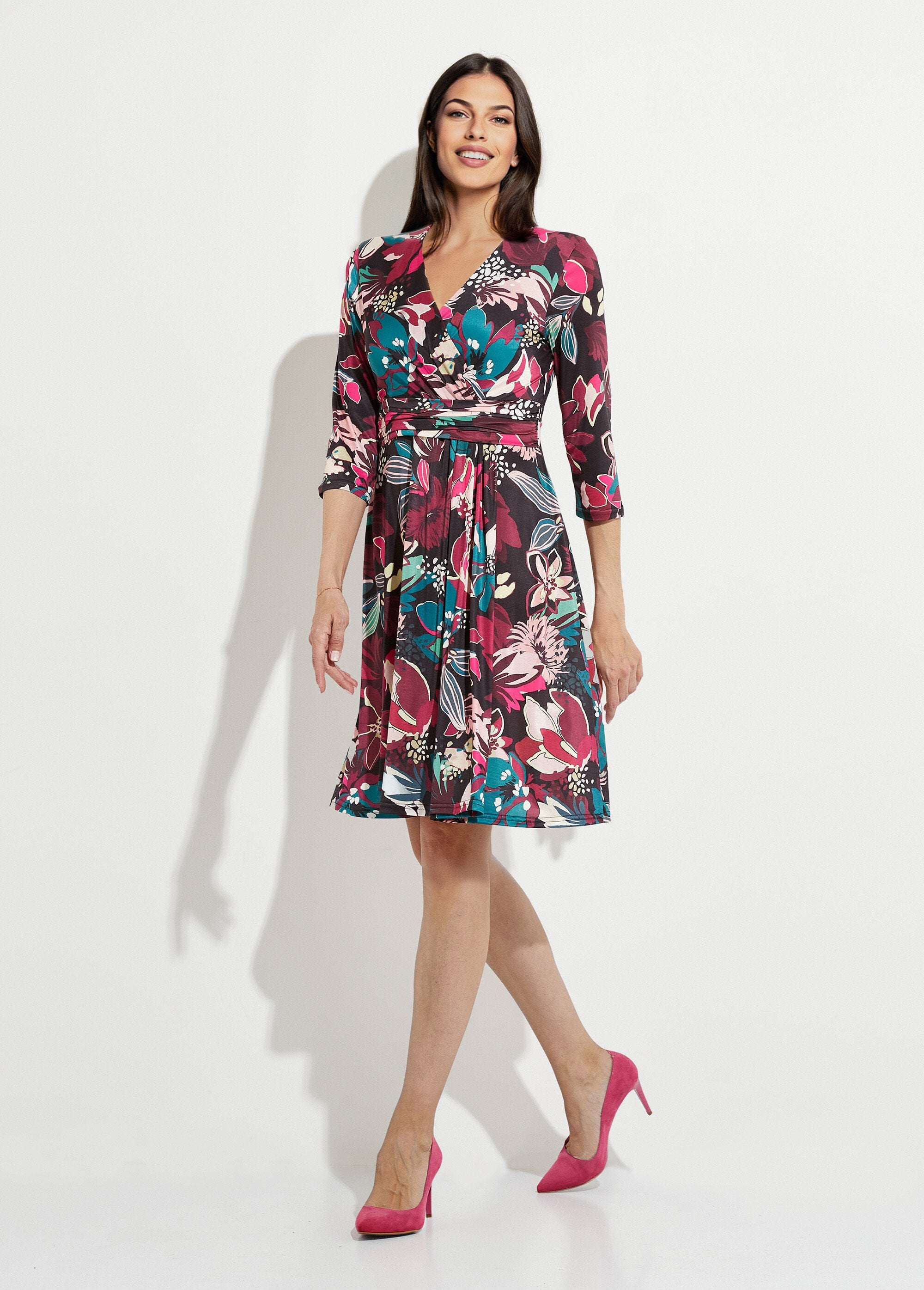 Abito_corto_svasato_con_stampa_floreale_Imprime_fuchsia_FA1_slim