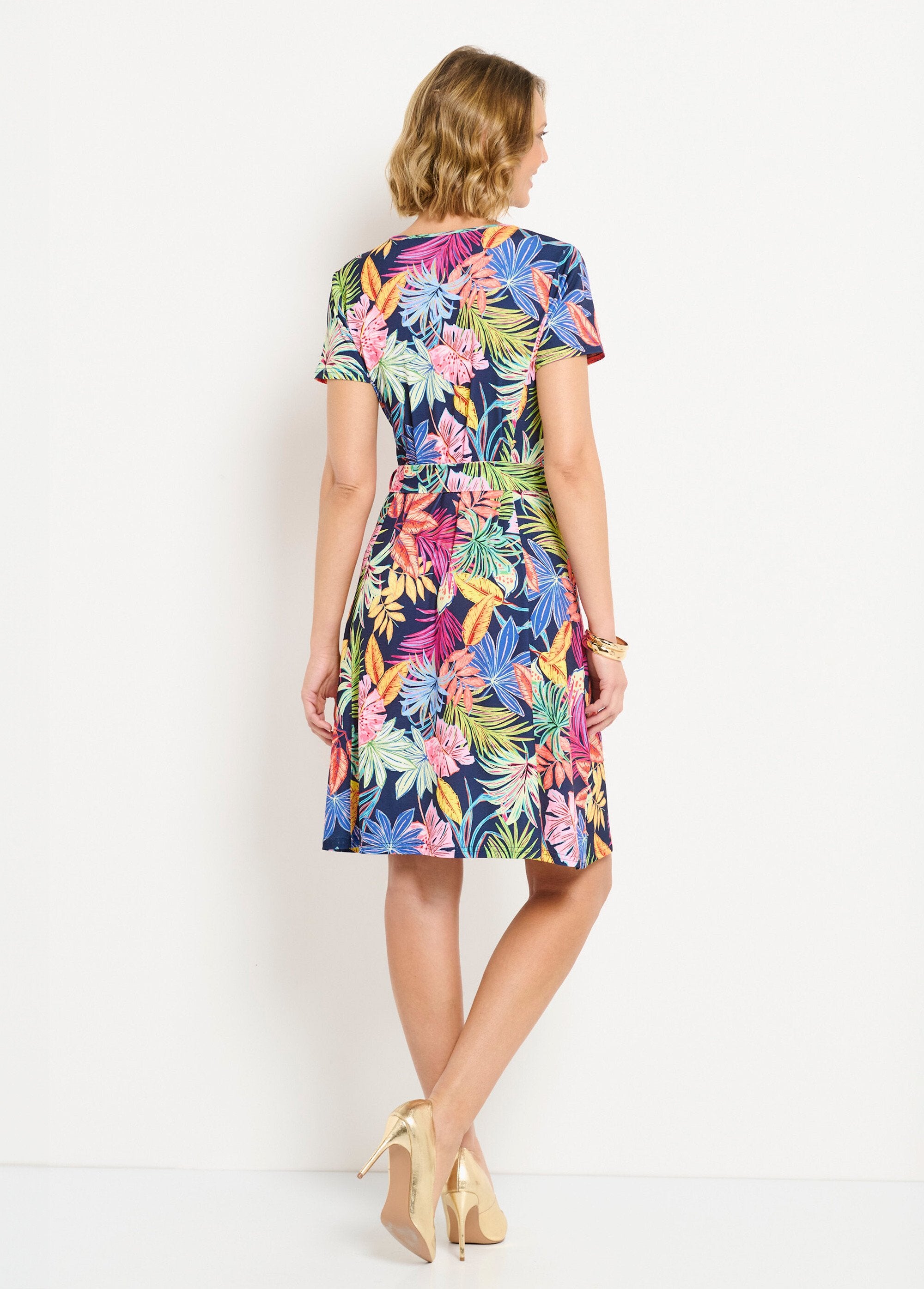 Abito_corto_svasato_con_scollo_a_V_e_stampa_a_foglie_Marine_et_rose_DO1_slim