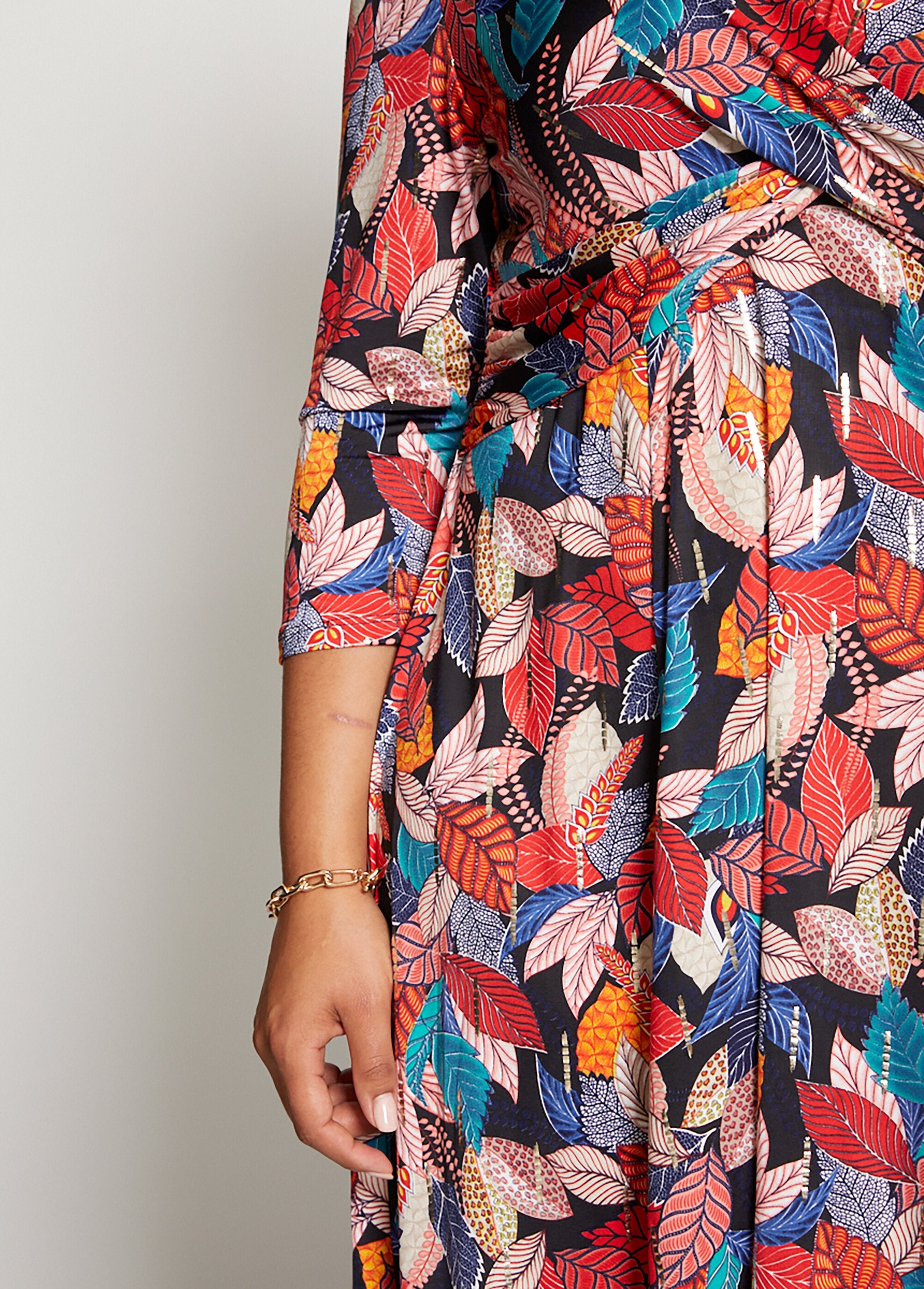 Abito_a_portafoglio_con_drappeggio_stampato_Multicolore_DE1_curvy