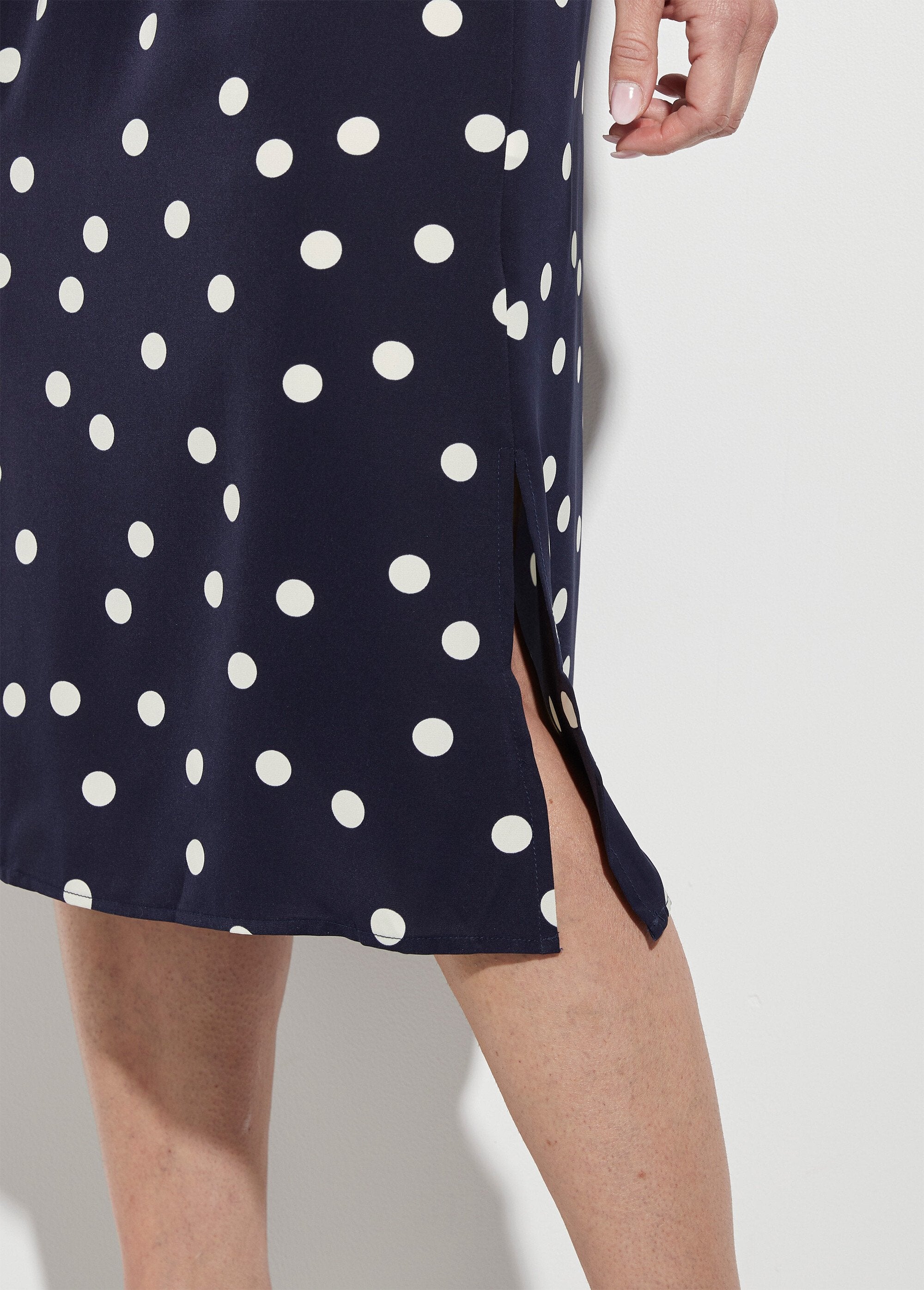 Abito_blusa_lungo_a_pois_con_cintura_Marine_pois_DE2_slim
