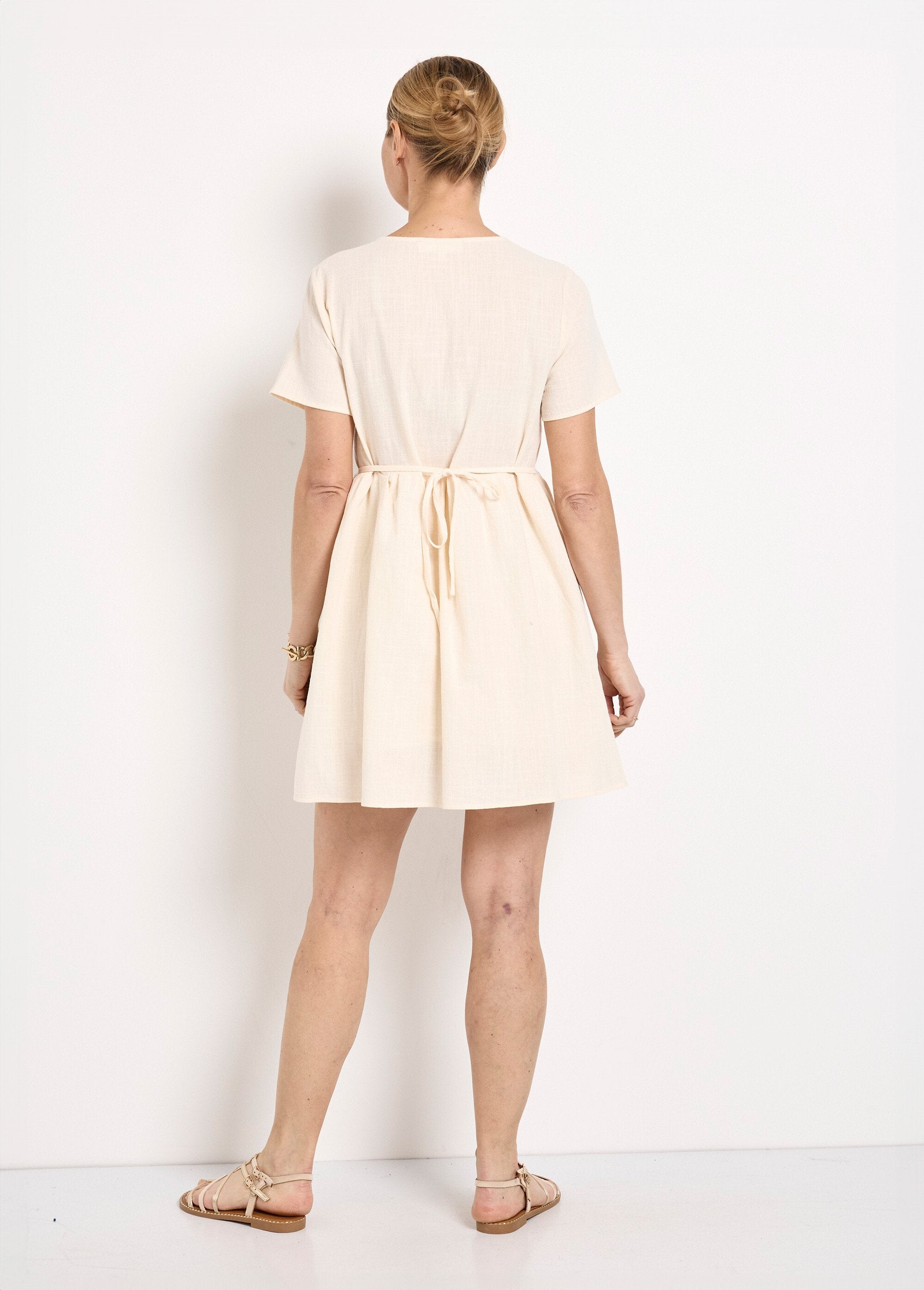 Abito_in_cotone_button-down_con_ricamo_floreale_Blanc_DO1_slim