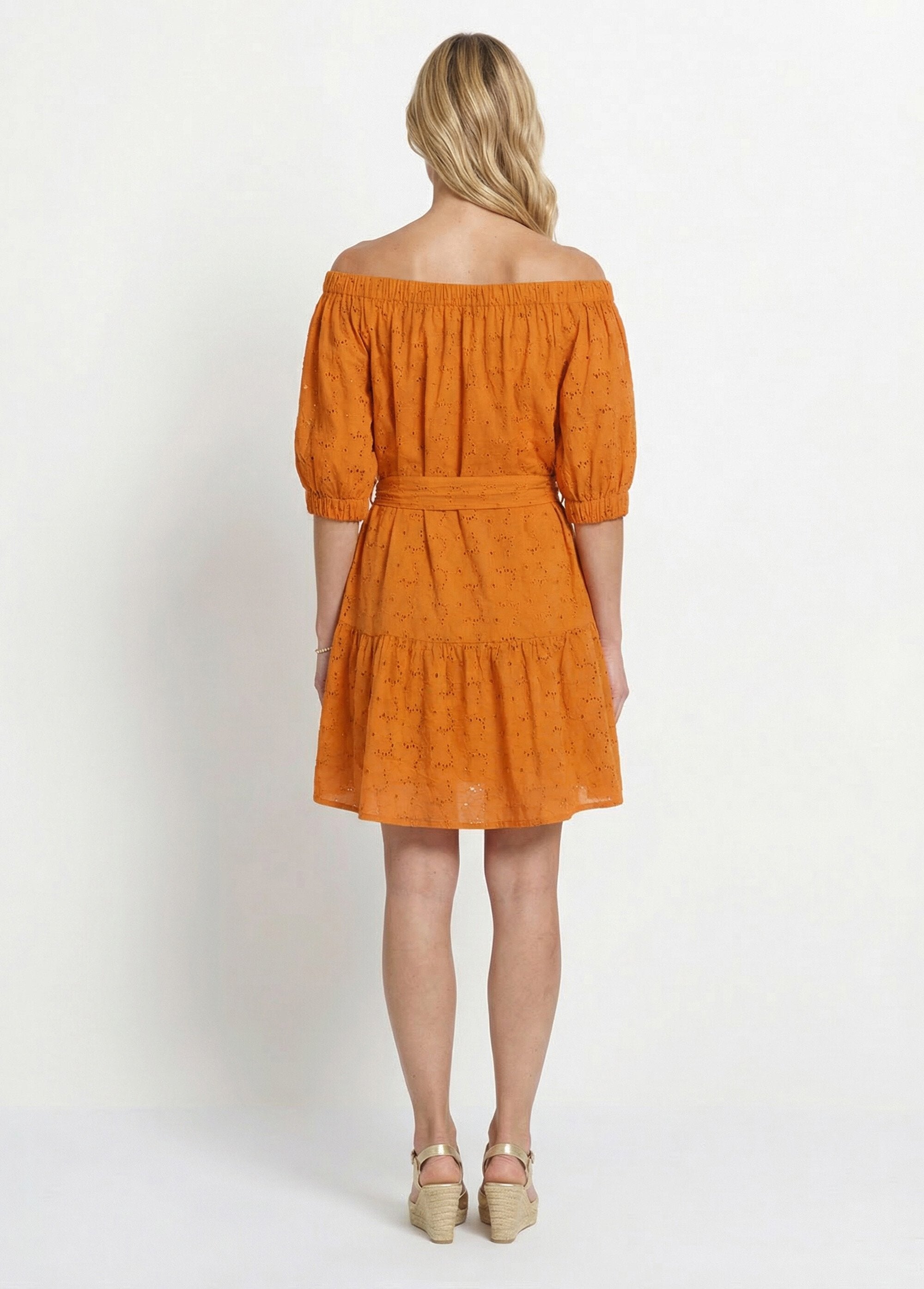Abito_corto_con_colletto_Bardot,_broderie_anglaise_Orange_DO1_slim