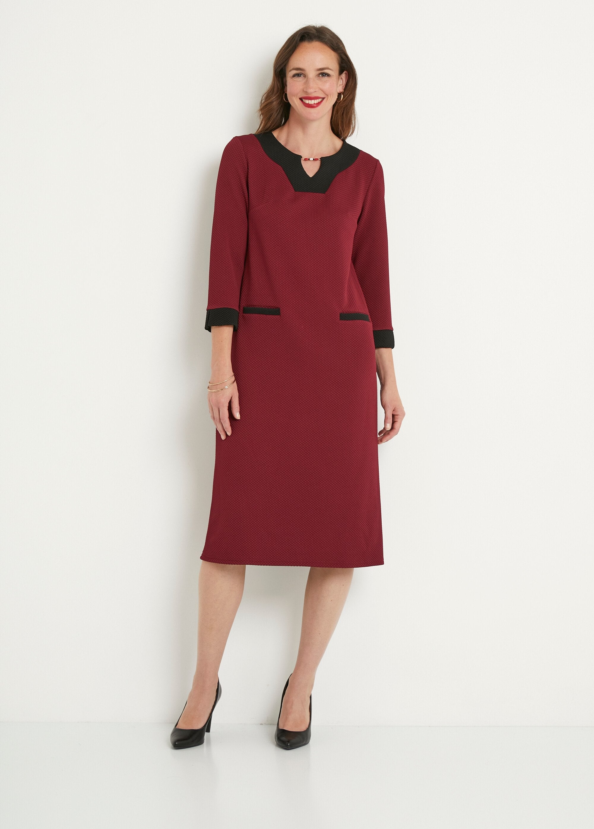 Abito_corto_dritto_bicolore_con_maniche_a_3/4_Bordeaux_et_noir_FA1_slim