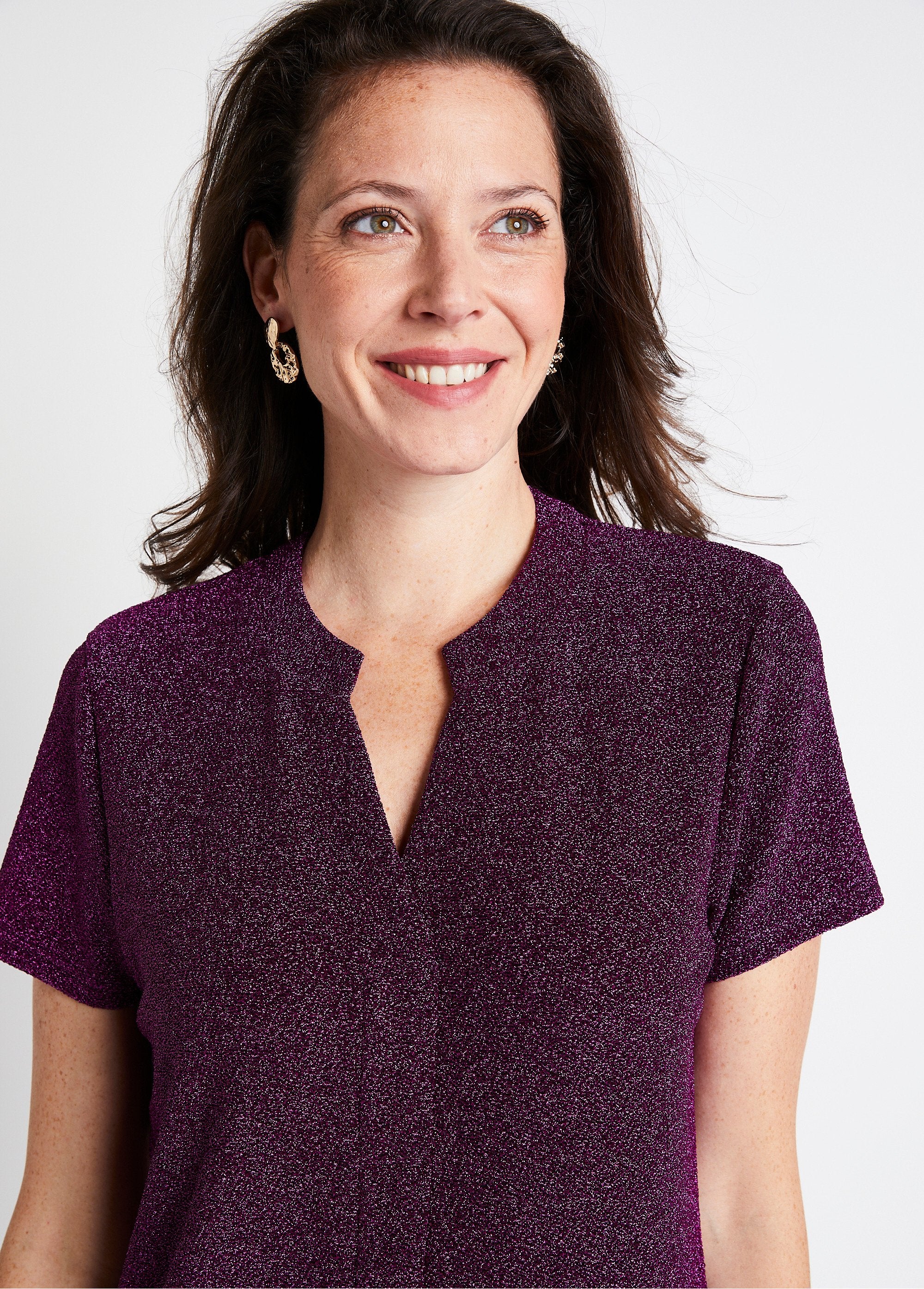 Abito_corto_svasato_in_maglia_lucida_Rose_DE1_slim