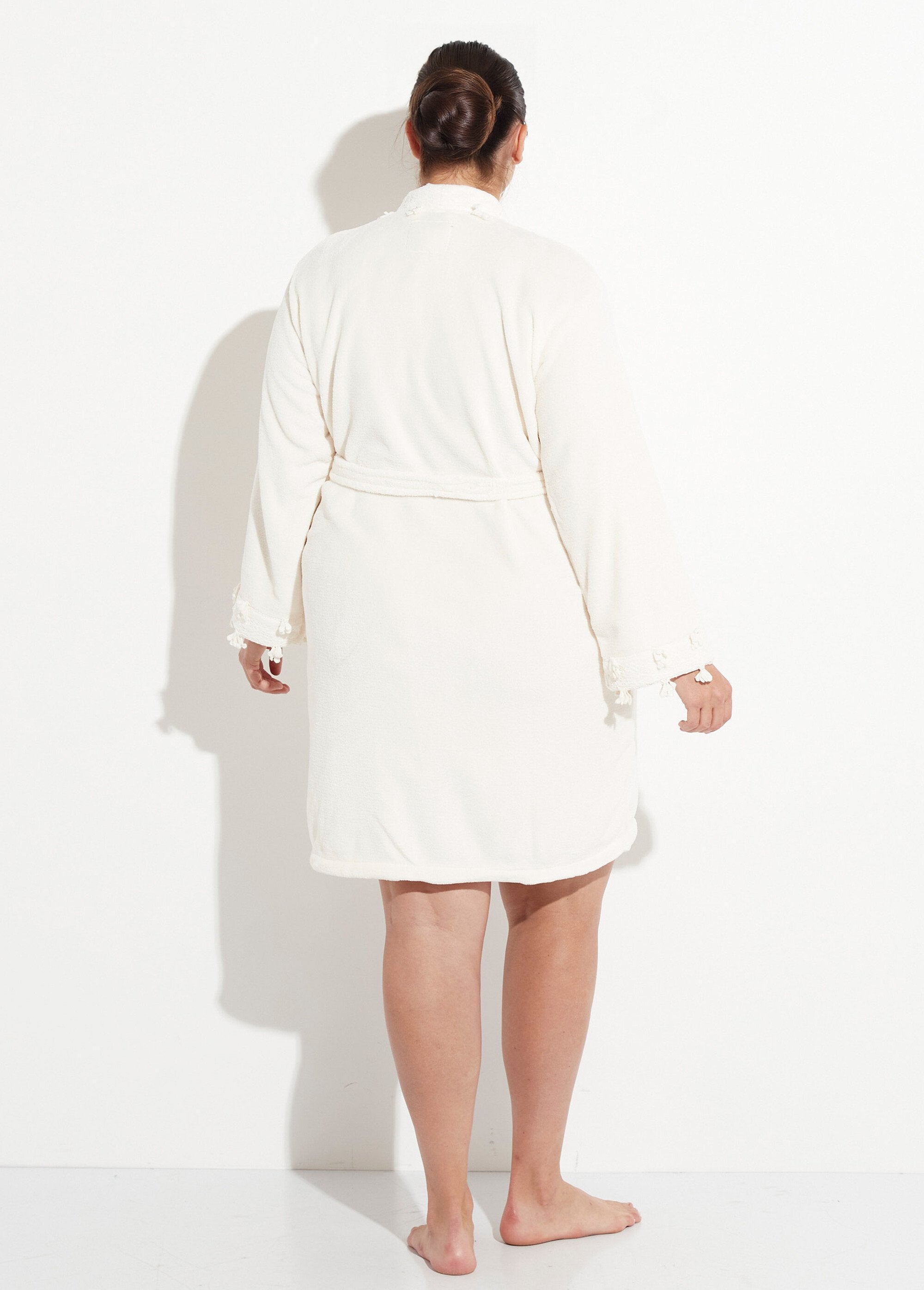 Vestaglia_in_pile_con_bordo_in_pizzo_Ecru_DO1_curvy