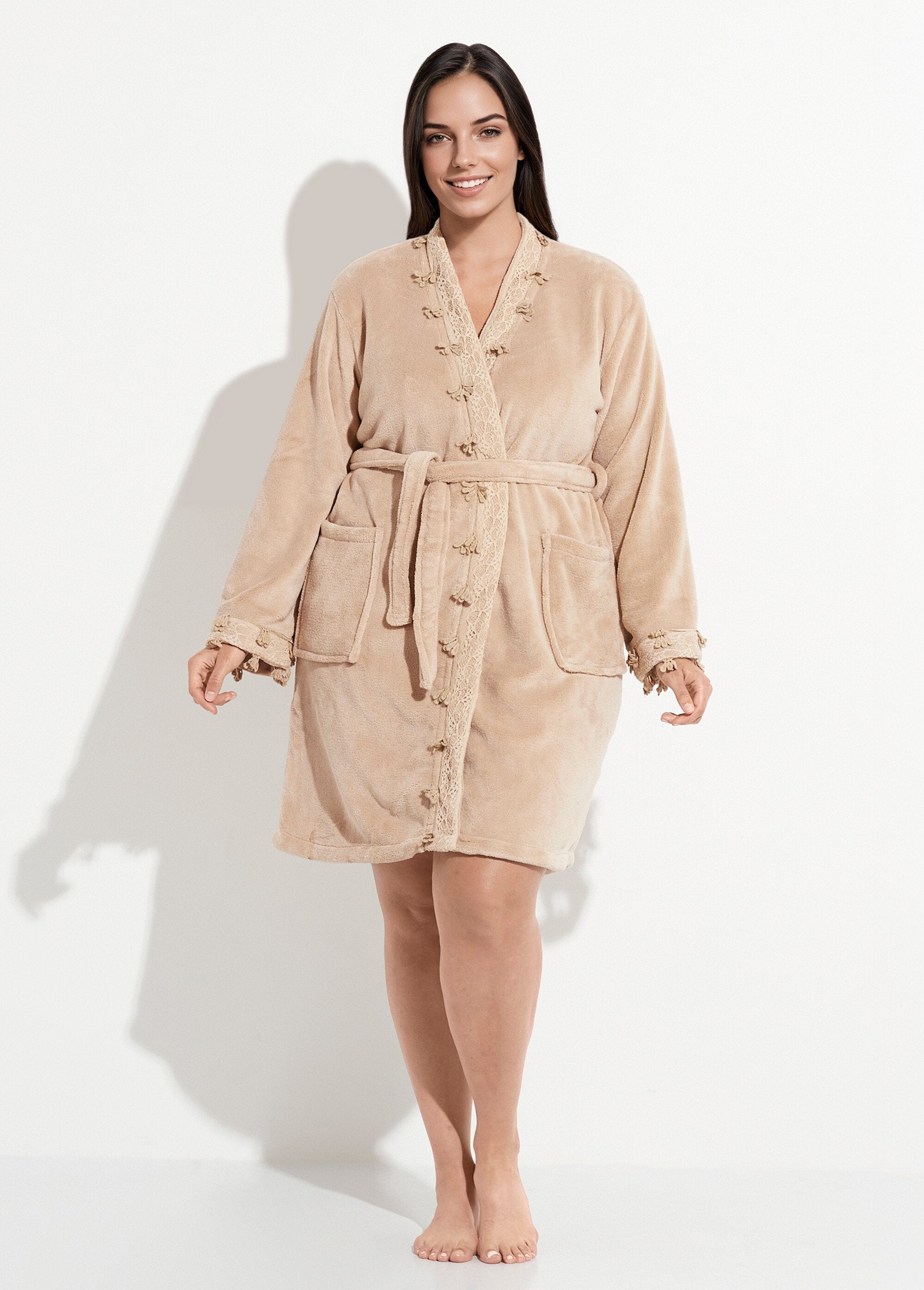 Vestaglia_in_pile_con_bordo_in_pizzo_Taupe_FA1_curvy