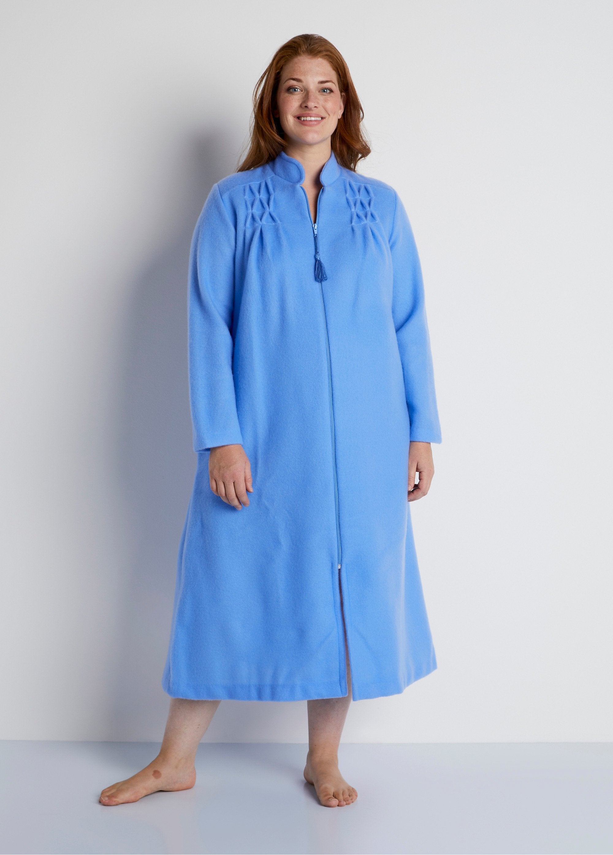 Accappatoio_Courtelle_in_maglia_con_zip®_BLU_FA1_curvy