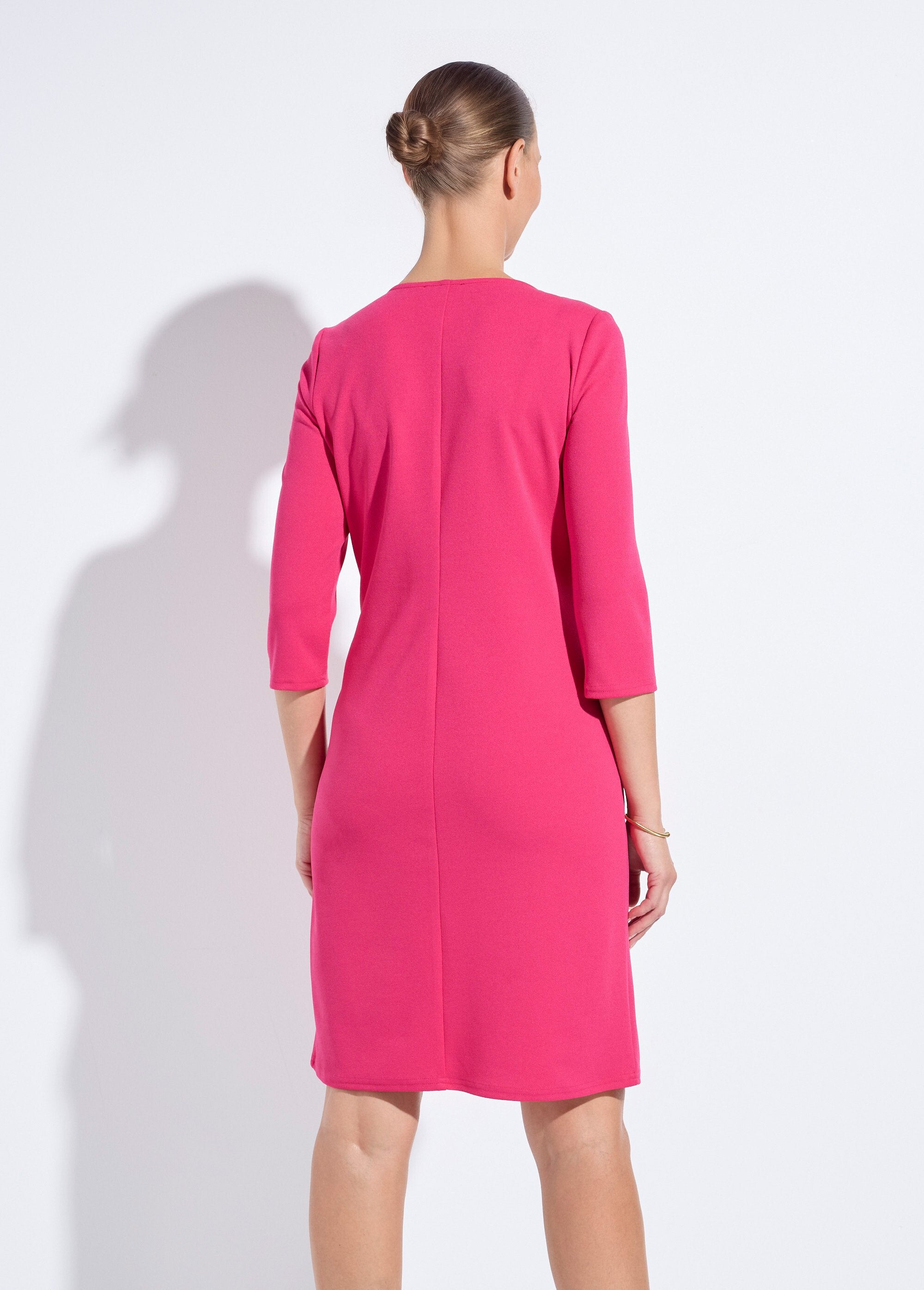 Abito_dritto_con_maniche_a_3/4_in_morbida_maglia_Fuchsia_DO1_slim