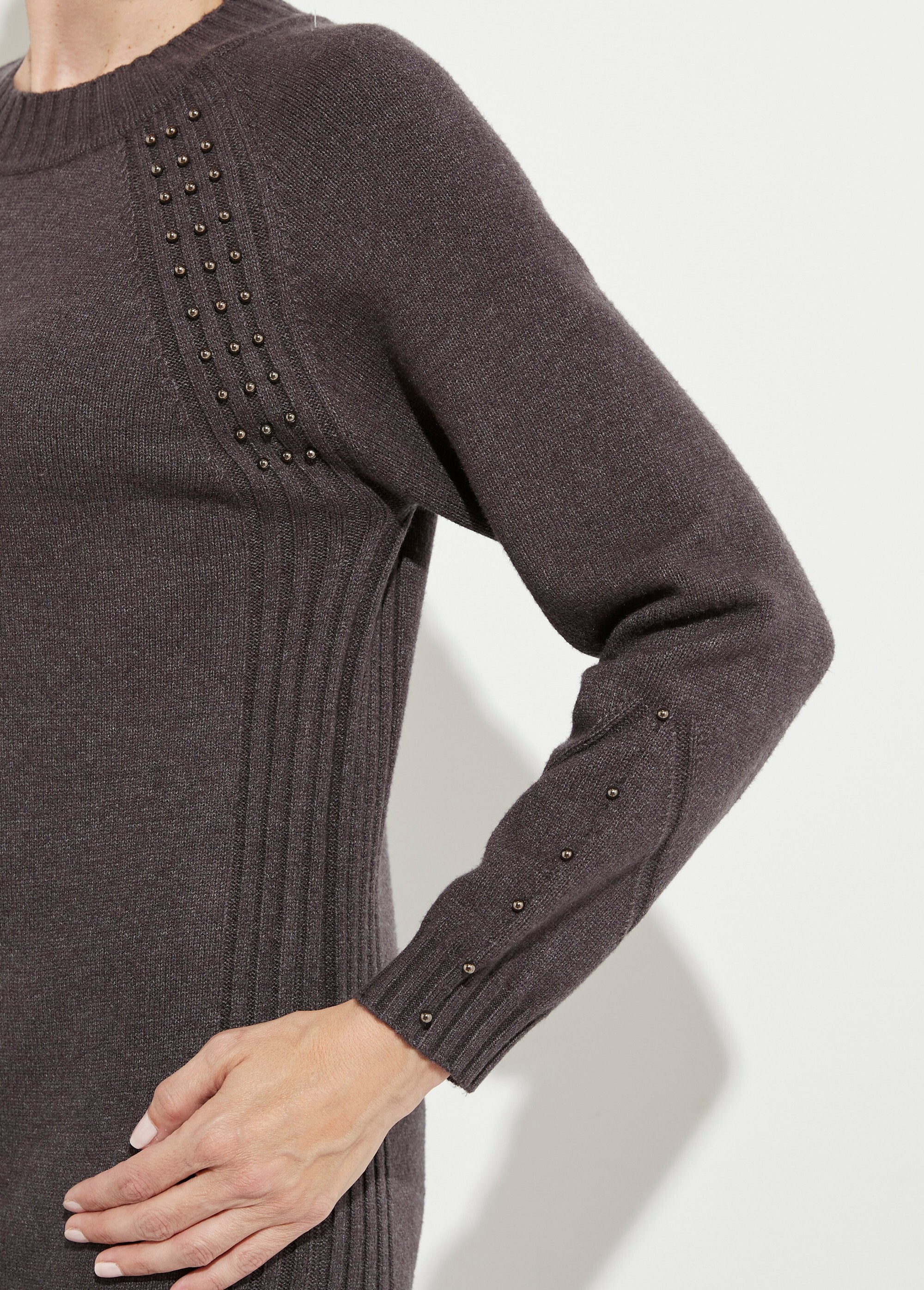 Abito_a_maglia_con_collo_alto_e_dettagli_a_coste_con_perline_Gris_anthracite_DE2_slim