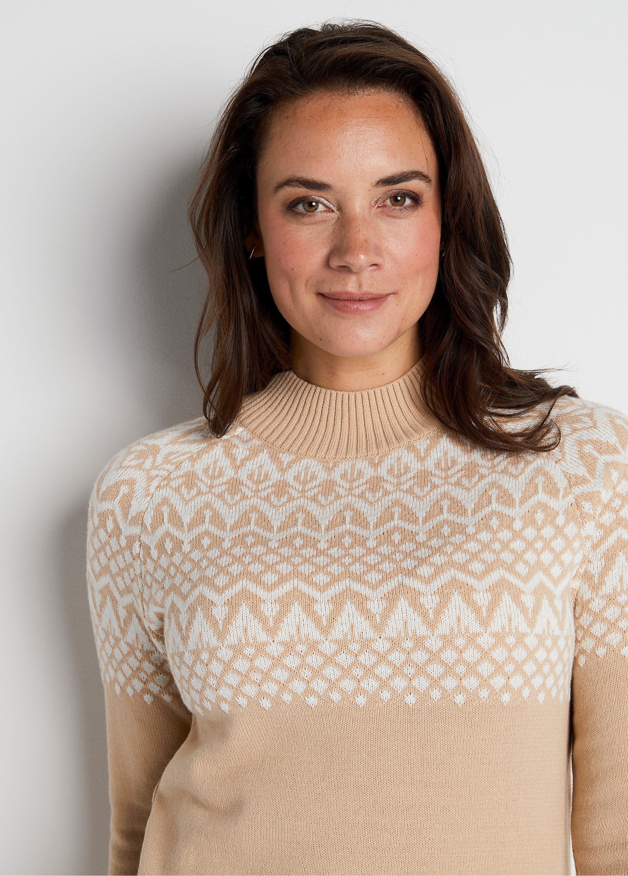 Abito_corto_in_maglia_jacquard_Beige_ed_ecru_DE1_curvy