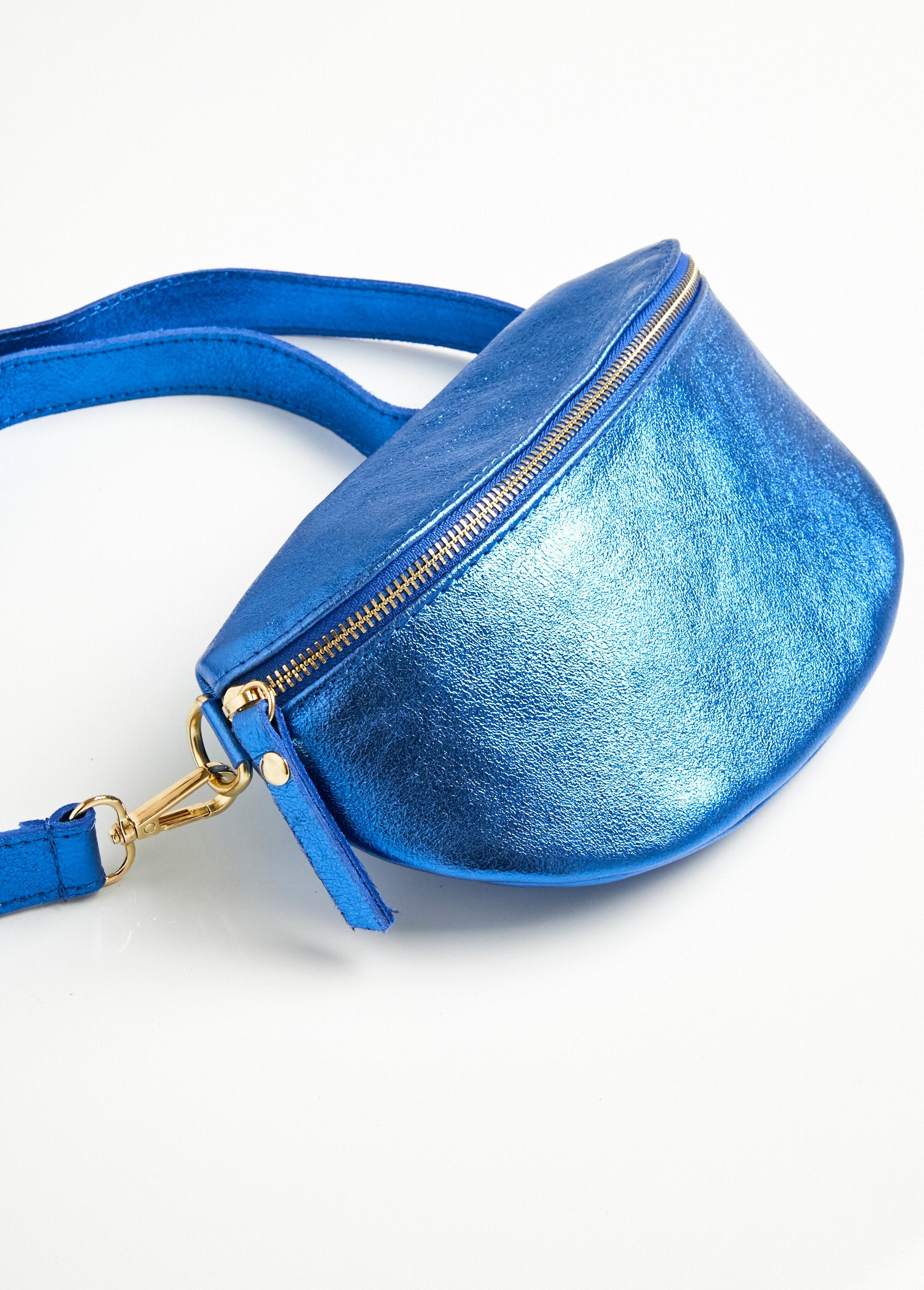 Borsa_a_tracolla_media_in_pelle_Bleu_irise_DE1_slim