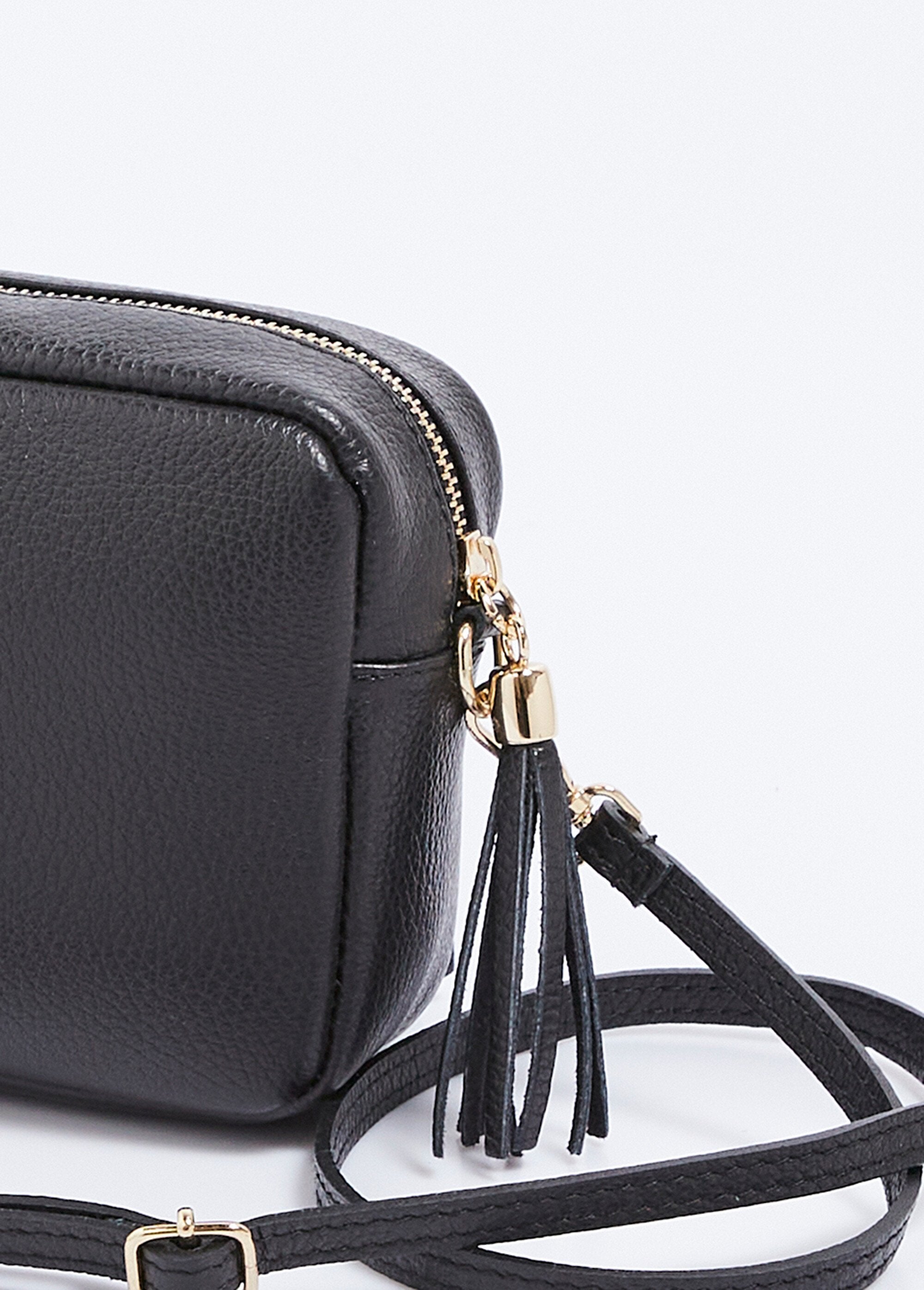 Borsa_a_tracolla_rettangolare_con_zip_in_pelle_martellata_Noir_DE1_slim
