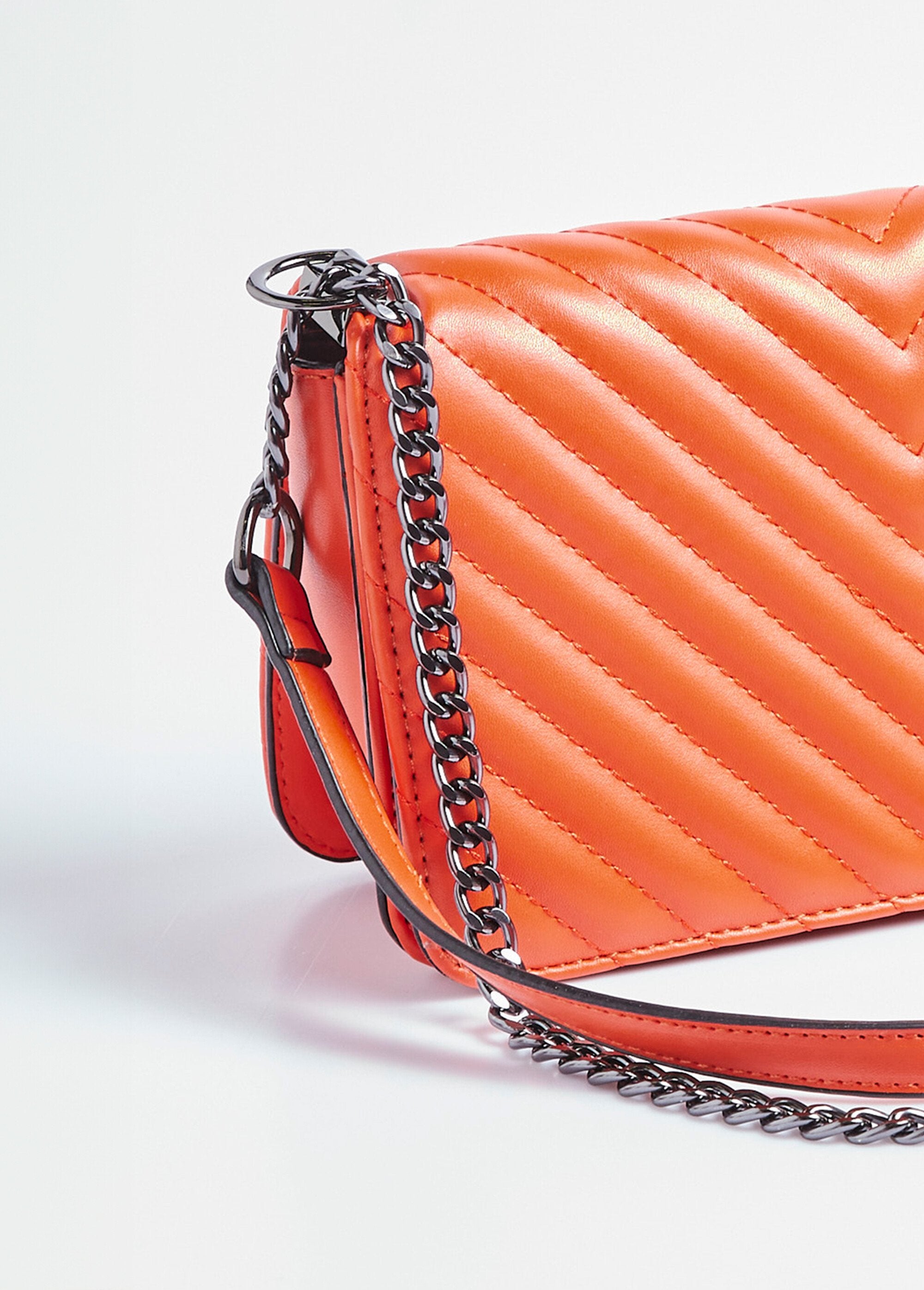 Pochette_trapuntata_con_cuciture_a_spina_di_pesce_Orange_DE2_slim