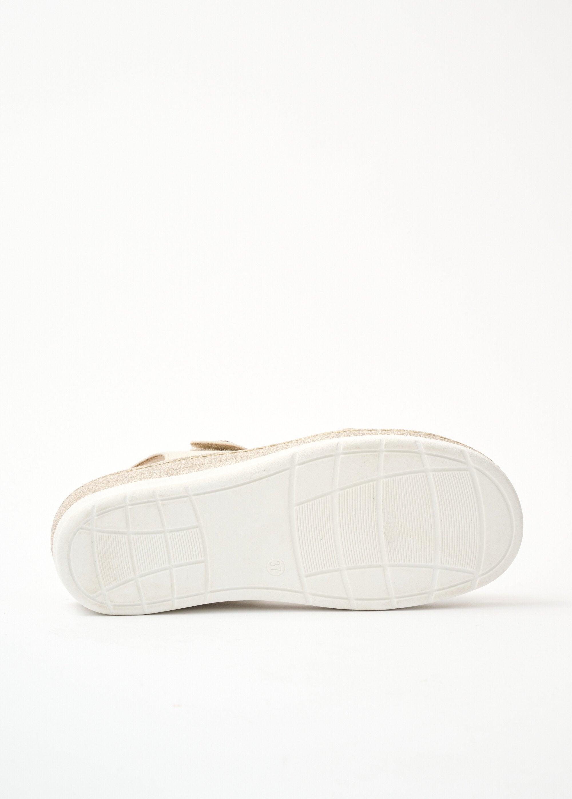 Sandali_con_velcro_di_larghezza_confortevole_Beige_e_argento_UN1_slim