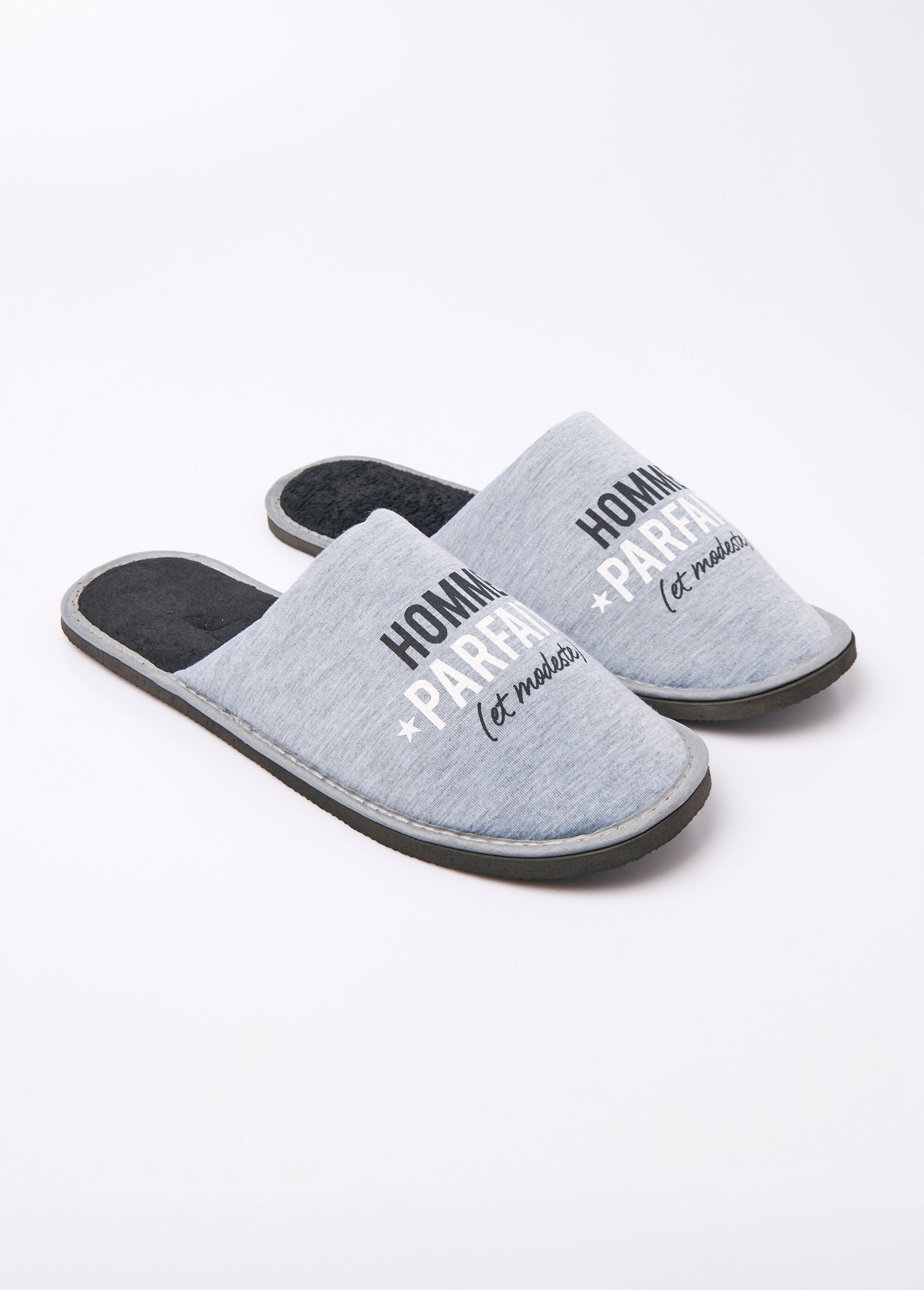 Pantofole_da_mulo_con_messaggio_umoristico_Gris_FA1_slim