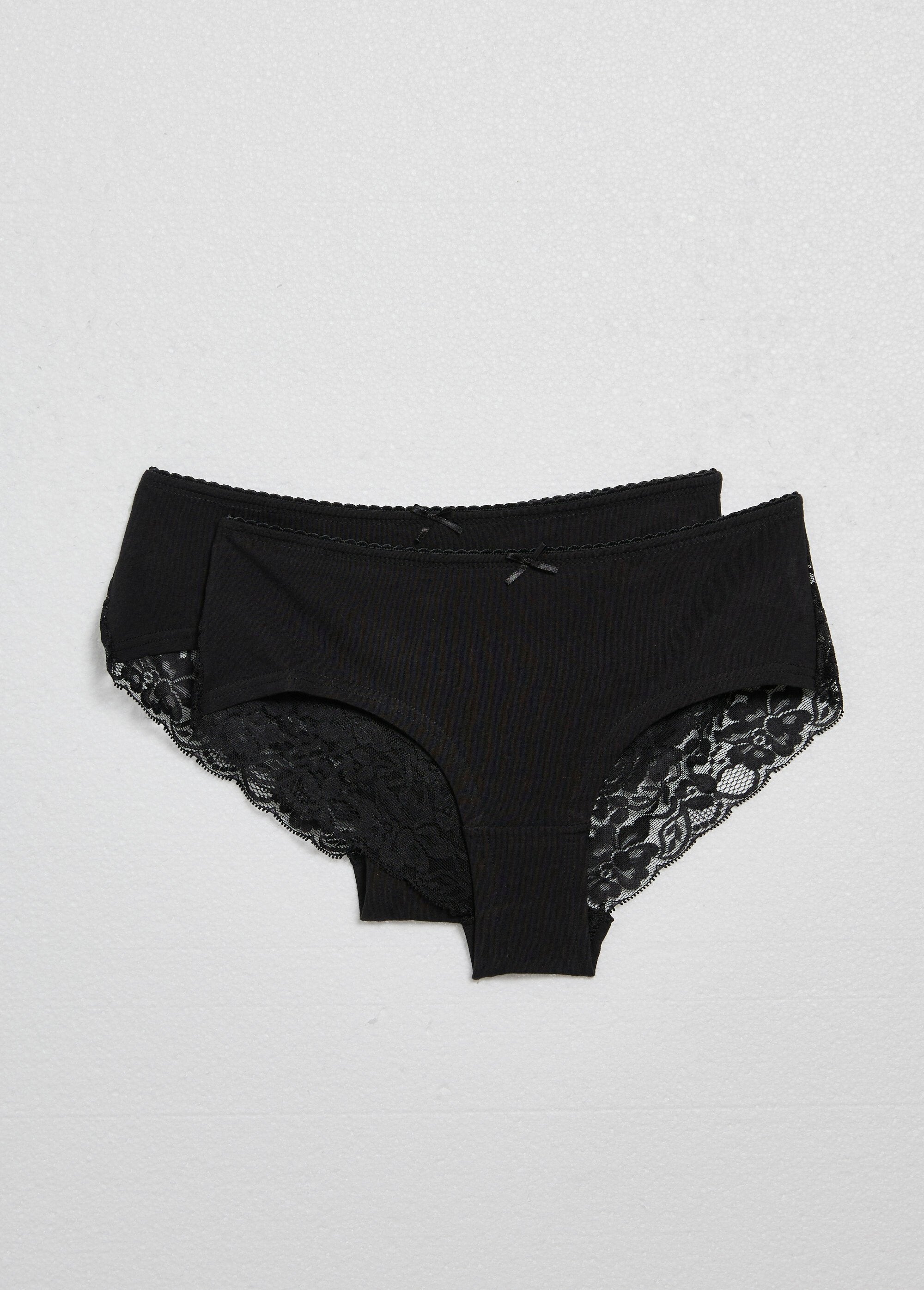 Schiena_corta_con_dettaglio_in_pizzo_Noir_FA1_slim