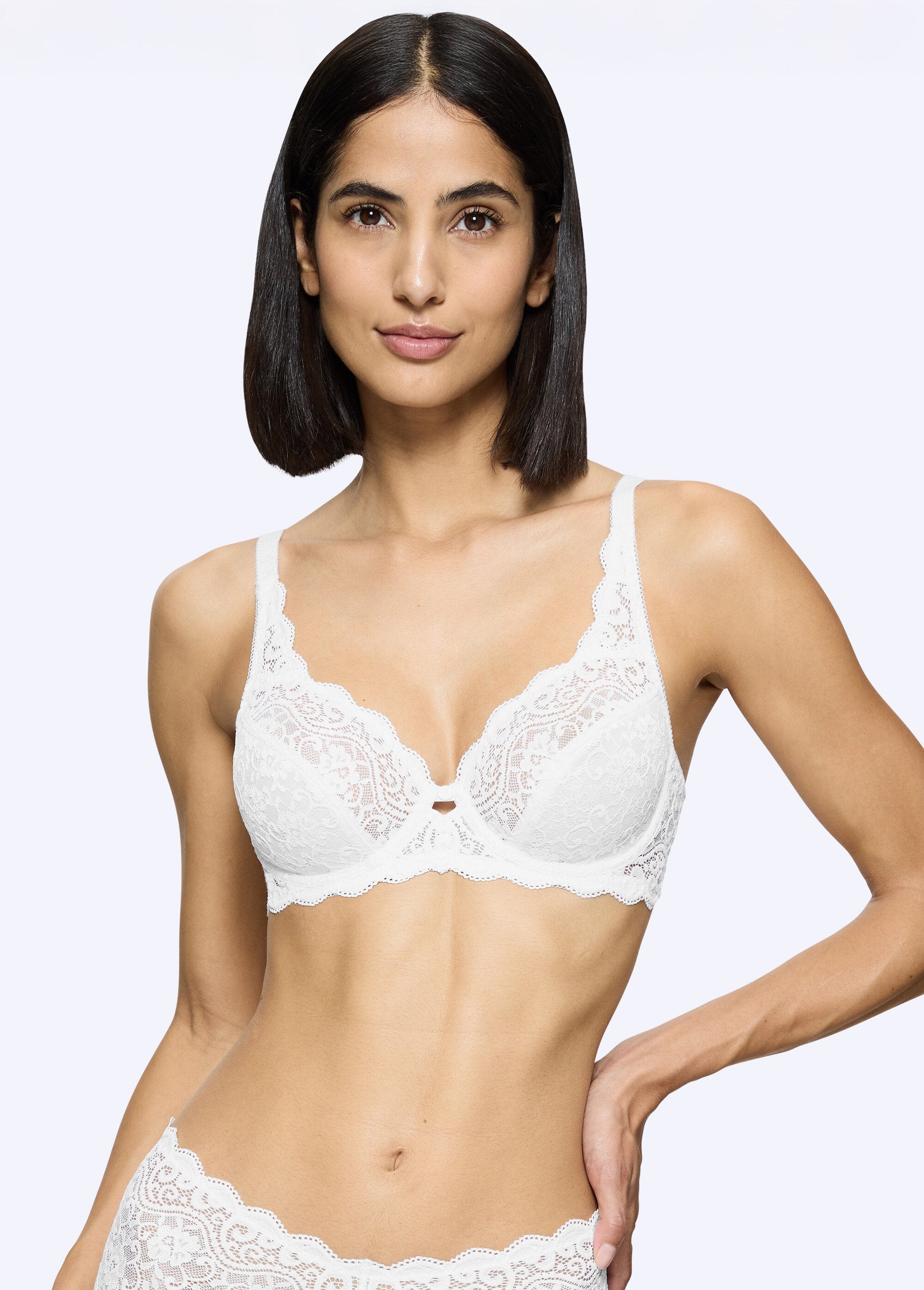 ®_Triumph_-_Reggiseno_Amourette_con_ferretto_Bianco_FA1_slim